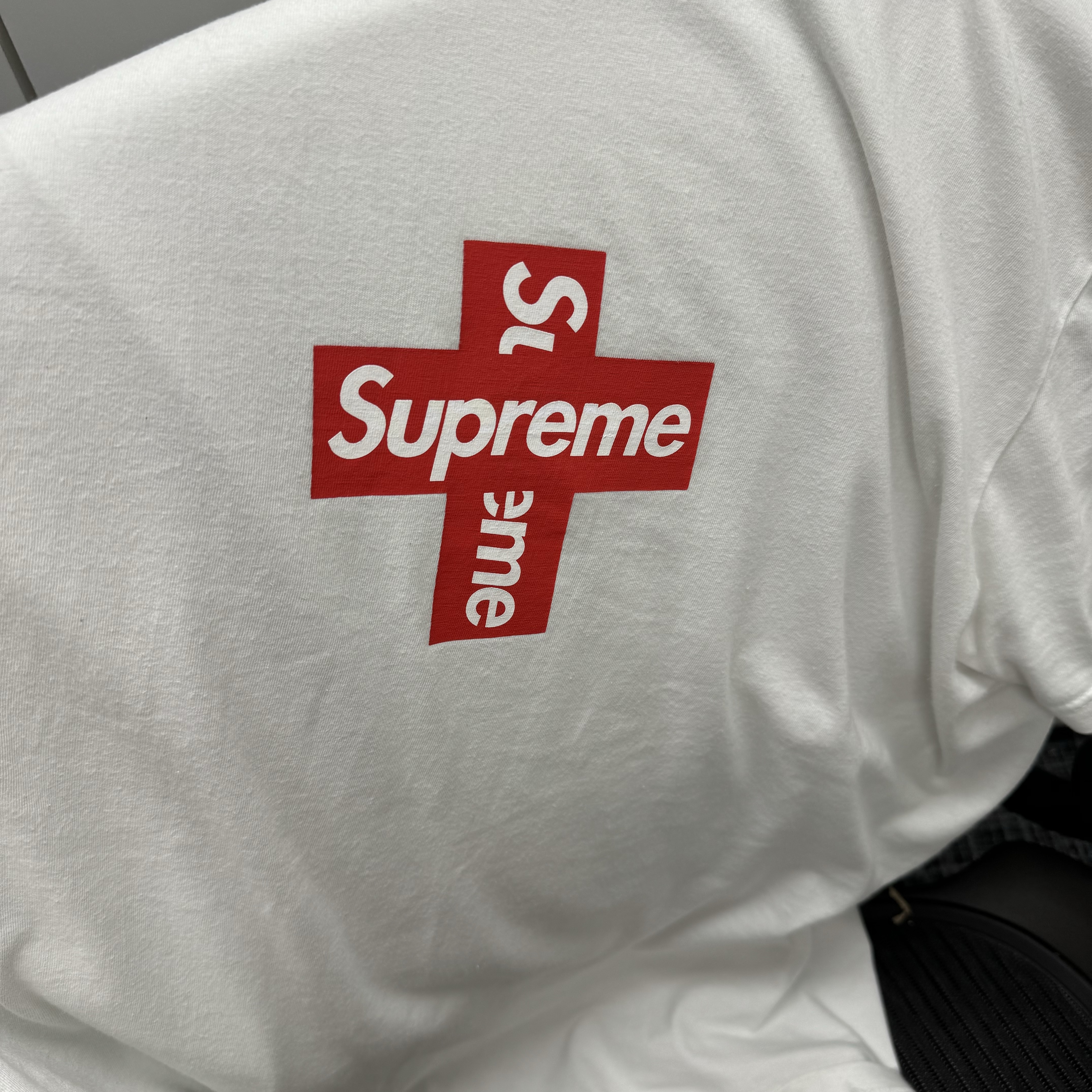 Supreme Cross Box Logo T-Shirt White - 20FW 착용 스타일