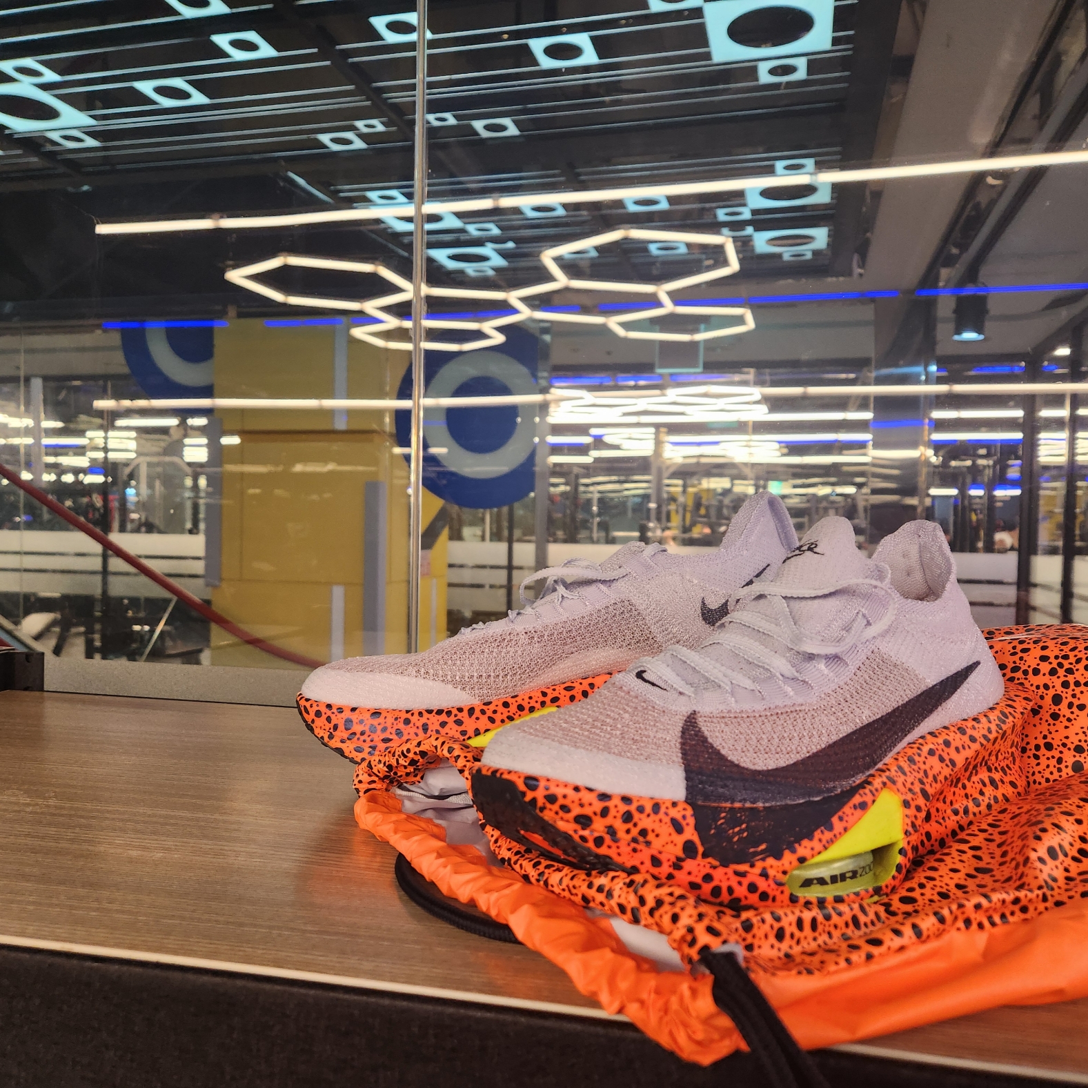 Nike Air Zoom Alphafly Next% 3 Olympic Safari 착용 스타일