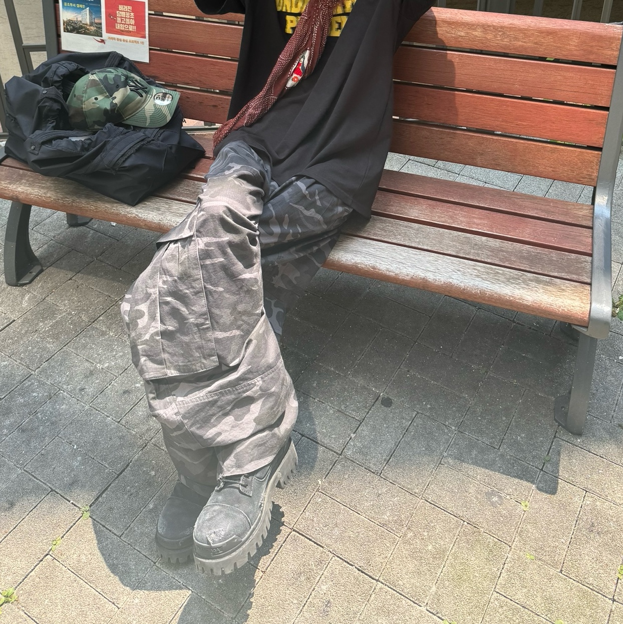 Undermycar Mu.53 Anti Fxxking Logo Play Big Cargo Rip-Camo Pants Camo Gray 착용 스타일 - 1