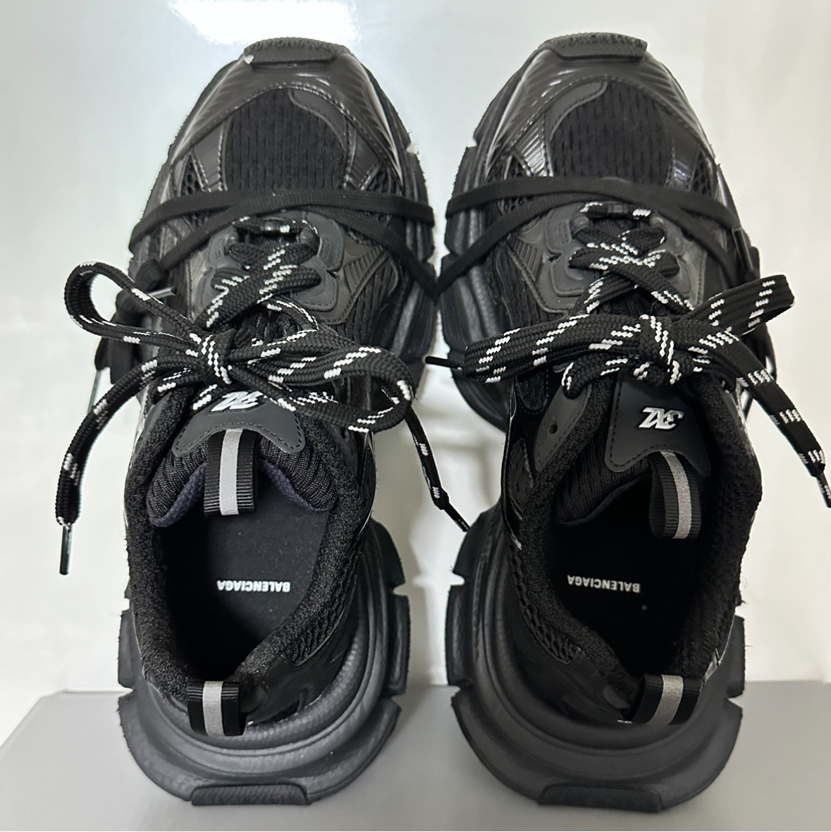 Balenciaga 3XL Sneakers Black 착용 스타일 - 2