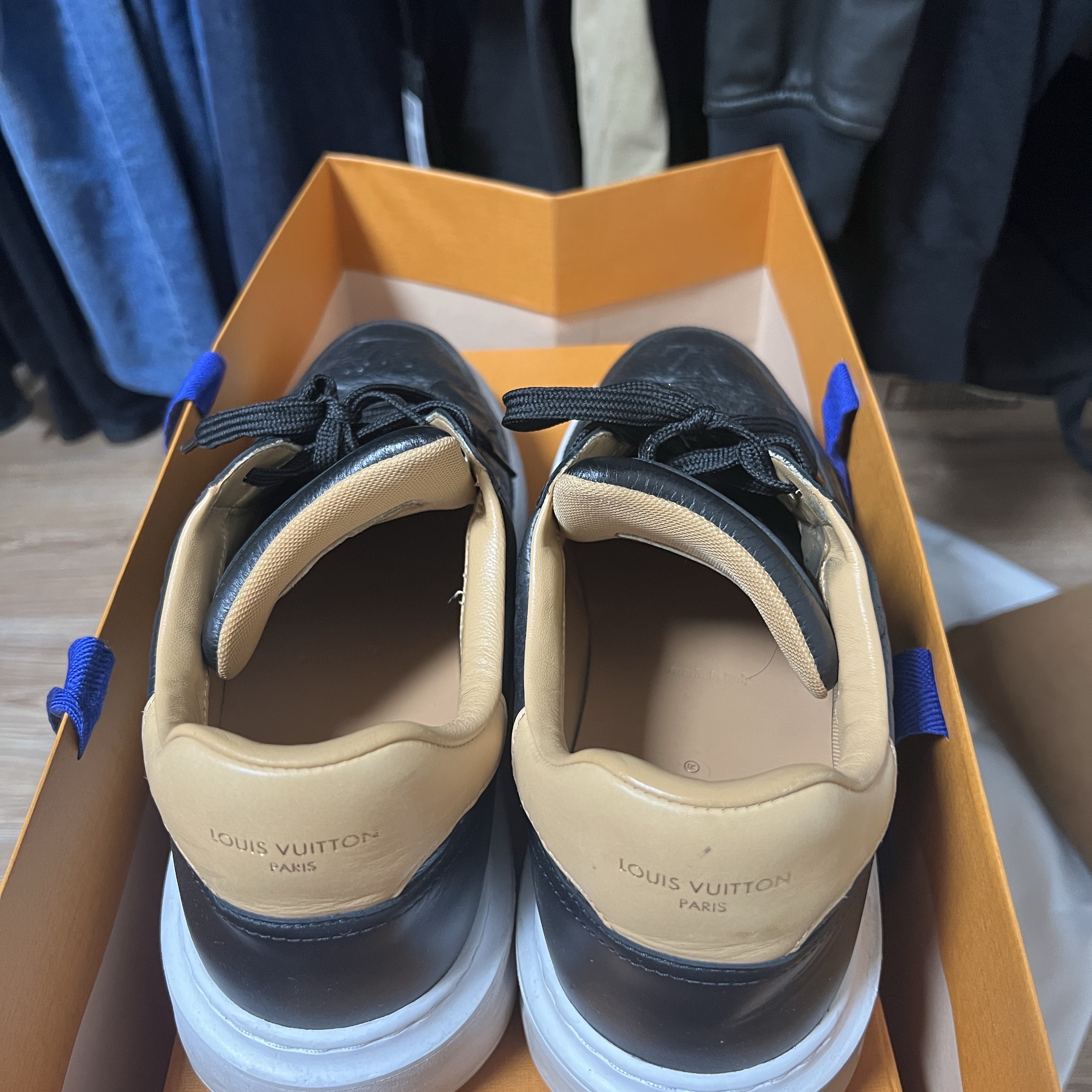 Louis Vuitton Beverly Hills Sneakers Black 착용 스타일 - 3