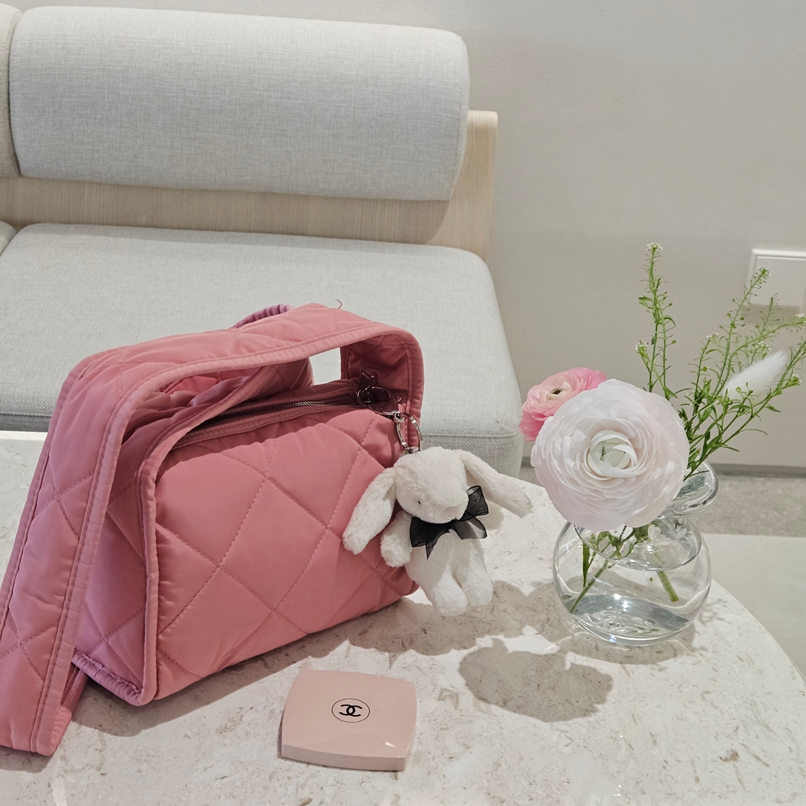 COS Diamond Quilted Mini Crossbody Bag Pink, Chanel Codes Couleur Limited Edition Miroir Double Facettes 111 Ballerina 착용 스타일