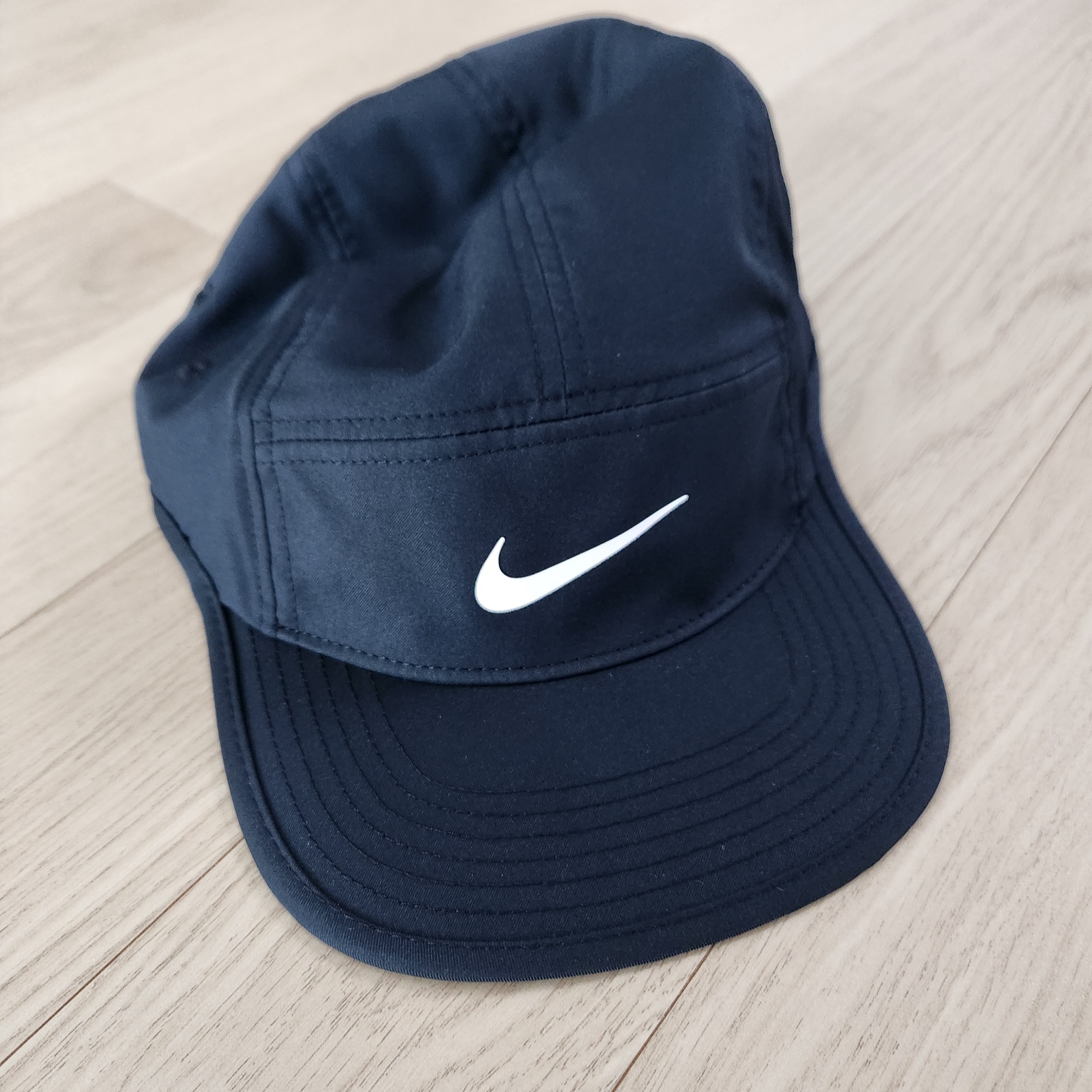 Nike Dri-Fit Fly Unstructured Swoosh Cap Black, Nike Dri-Fit Adv Fly Unstructured Reflective Design Cap Black 착용 스타일 - 1