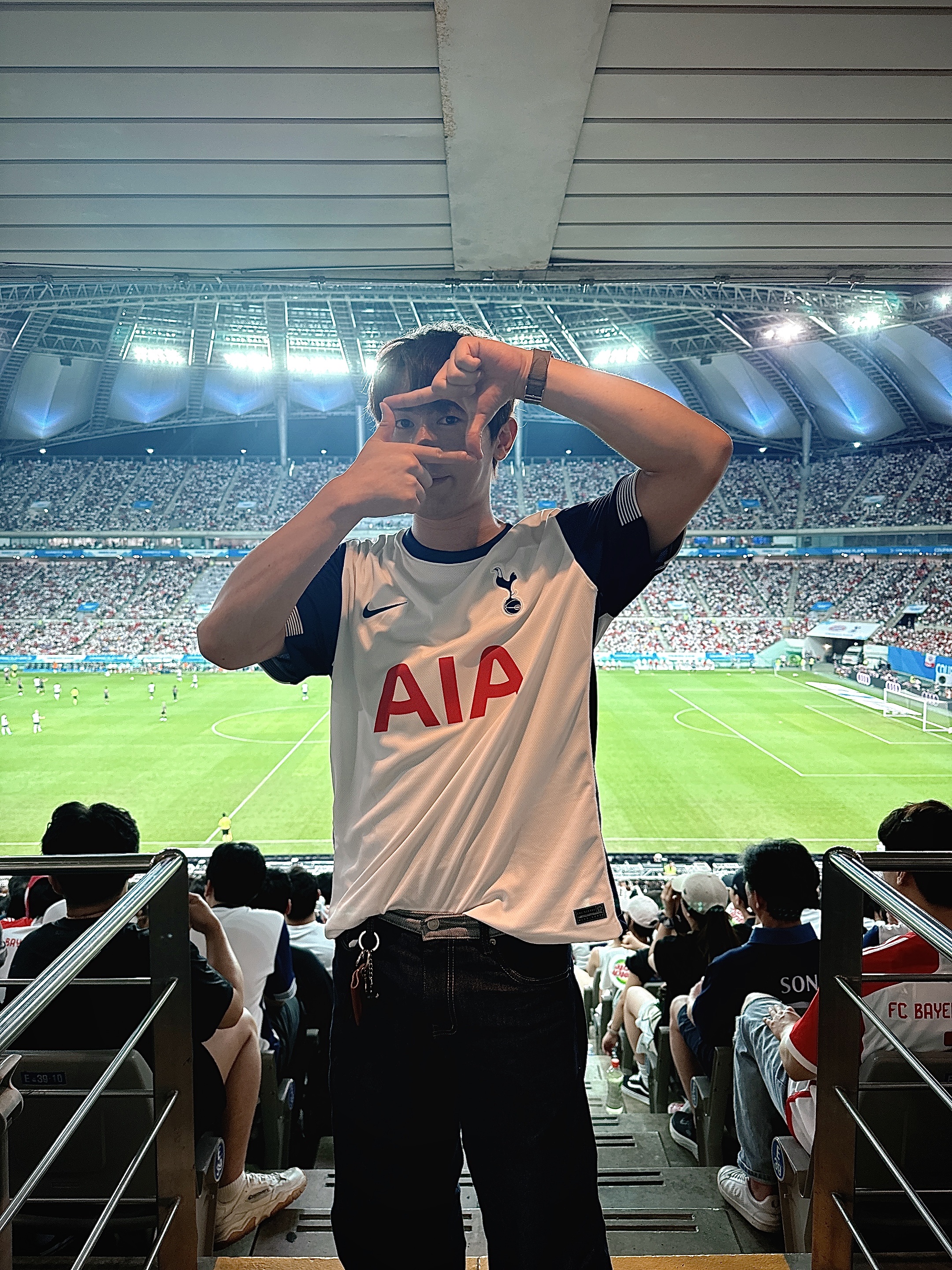 Nike Tottenham Hotspur 2024/25 Dri-Fit Stadium Home Jersey White (Non Marking Ver.), Supreme Ripstop Keychain Black - 24SS 착용 스타일