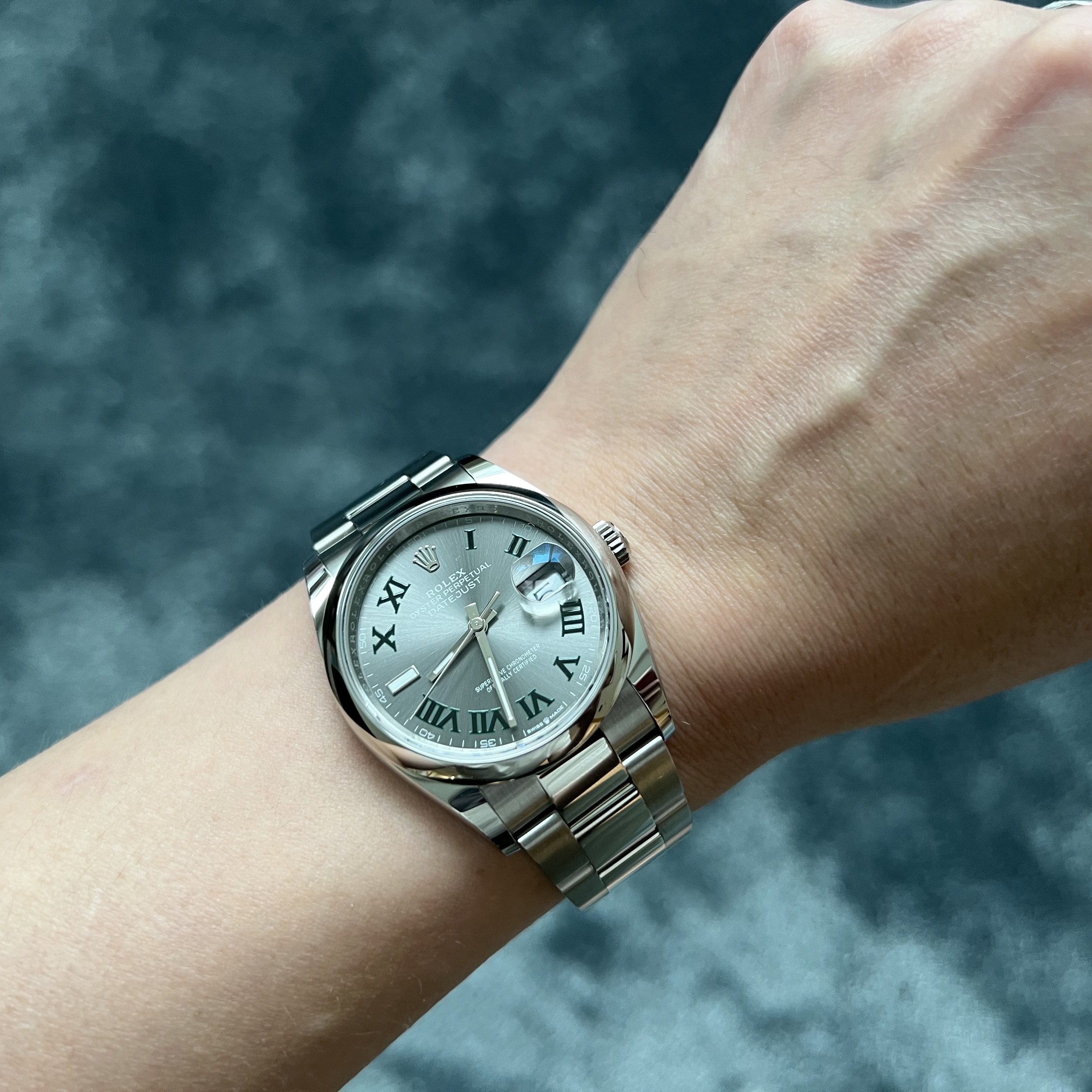 Rolex Datejust 36mm 126200 Slate Roman Oyster 착용 스타일