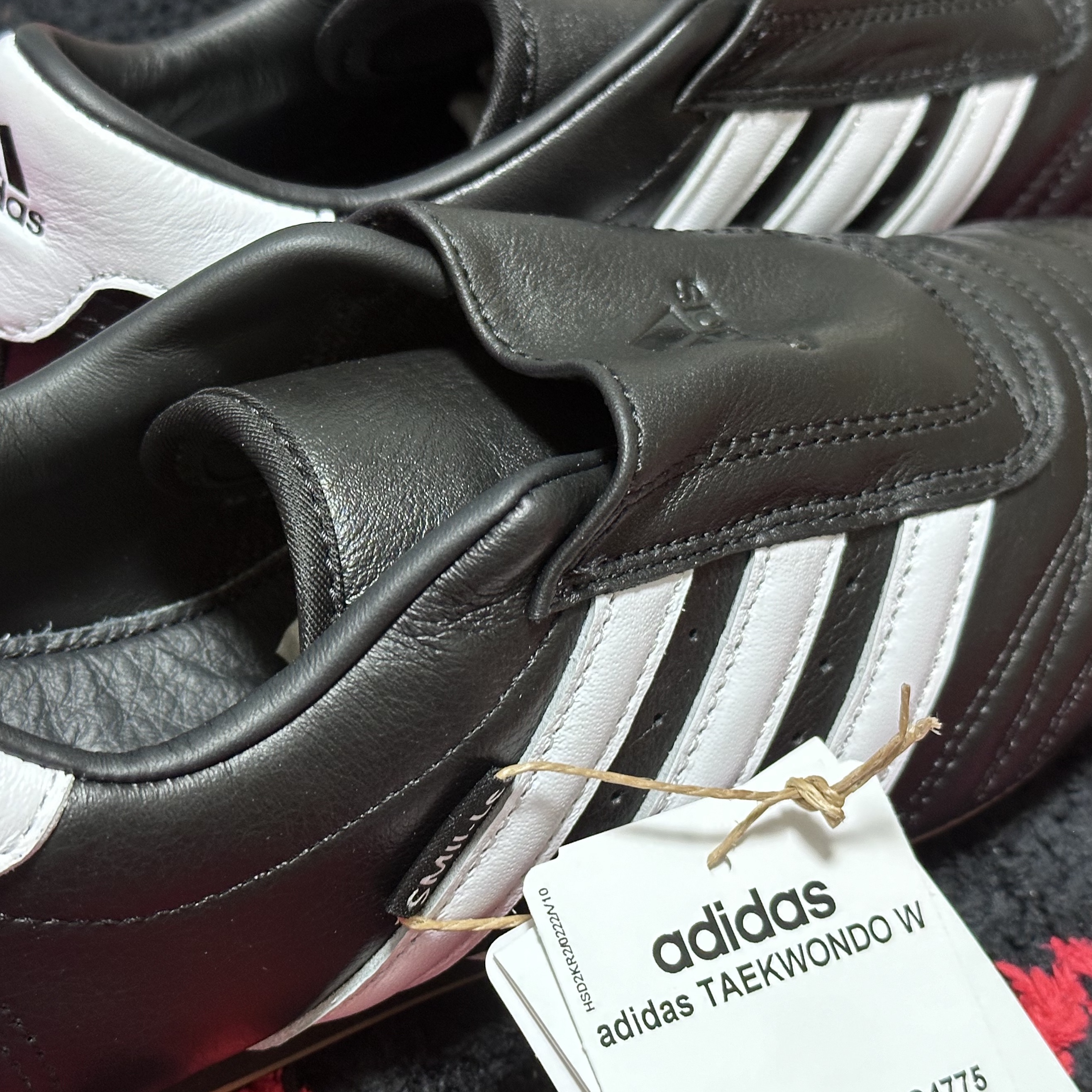 (W) Adidas Taekwondo Core Black Cloud White 착용 스타일