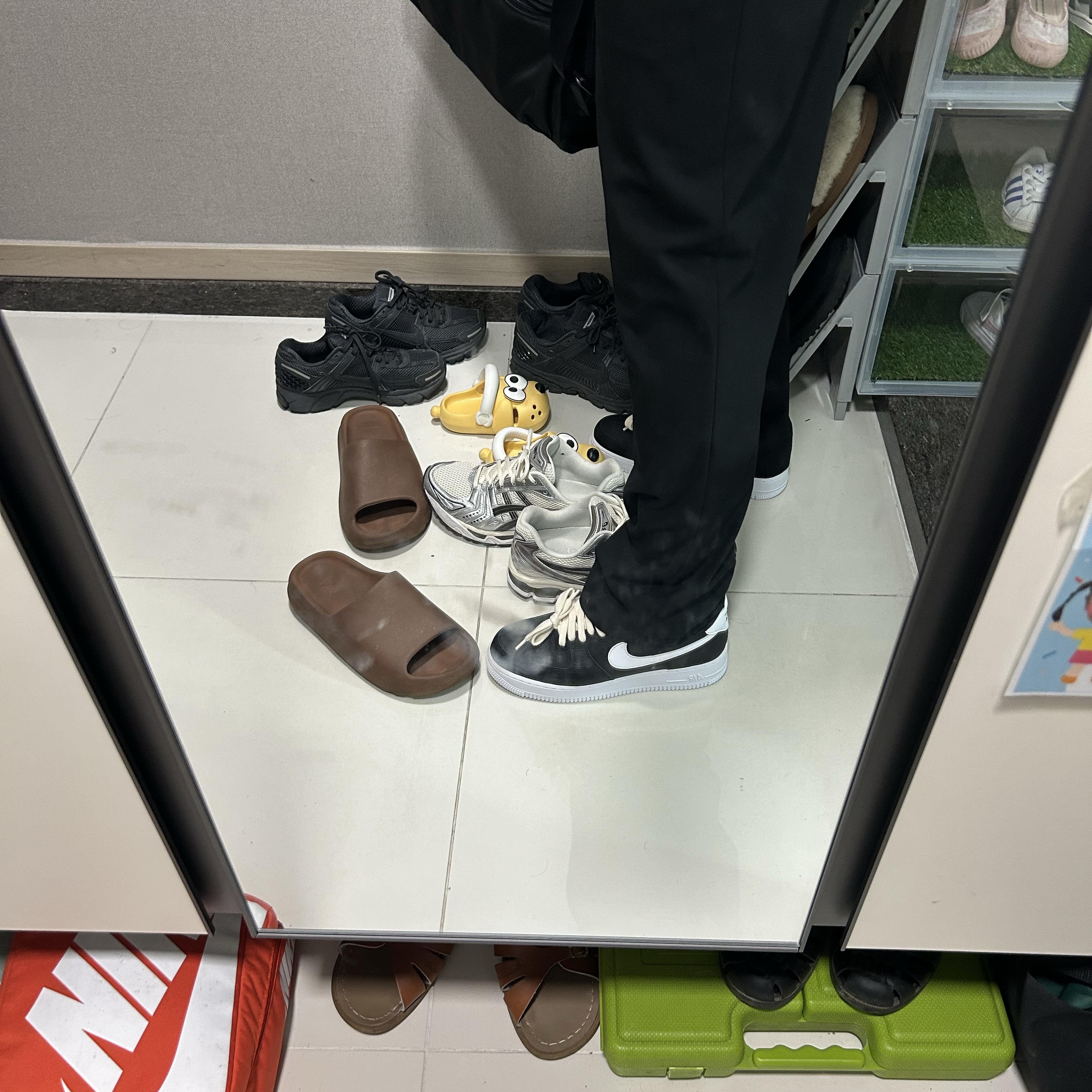 Nike Air Force 1 '07 Black White 착용 스타일