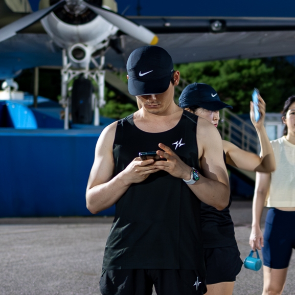 Nike Dri-Fit Fly Unstructured Swoosh Cap Black, Nike Dri-Fit Adv Fly Unstructured Reflective Design Cap Black 착용 스타일 - 2