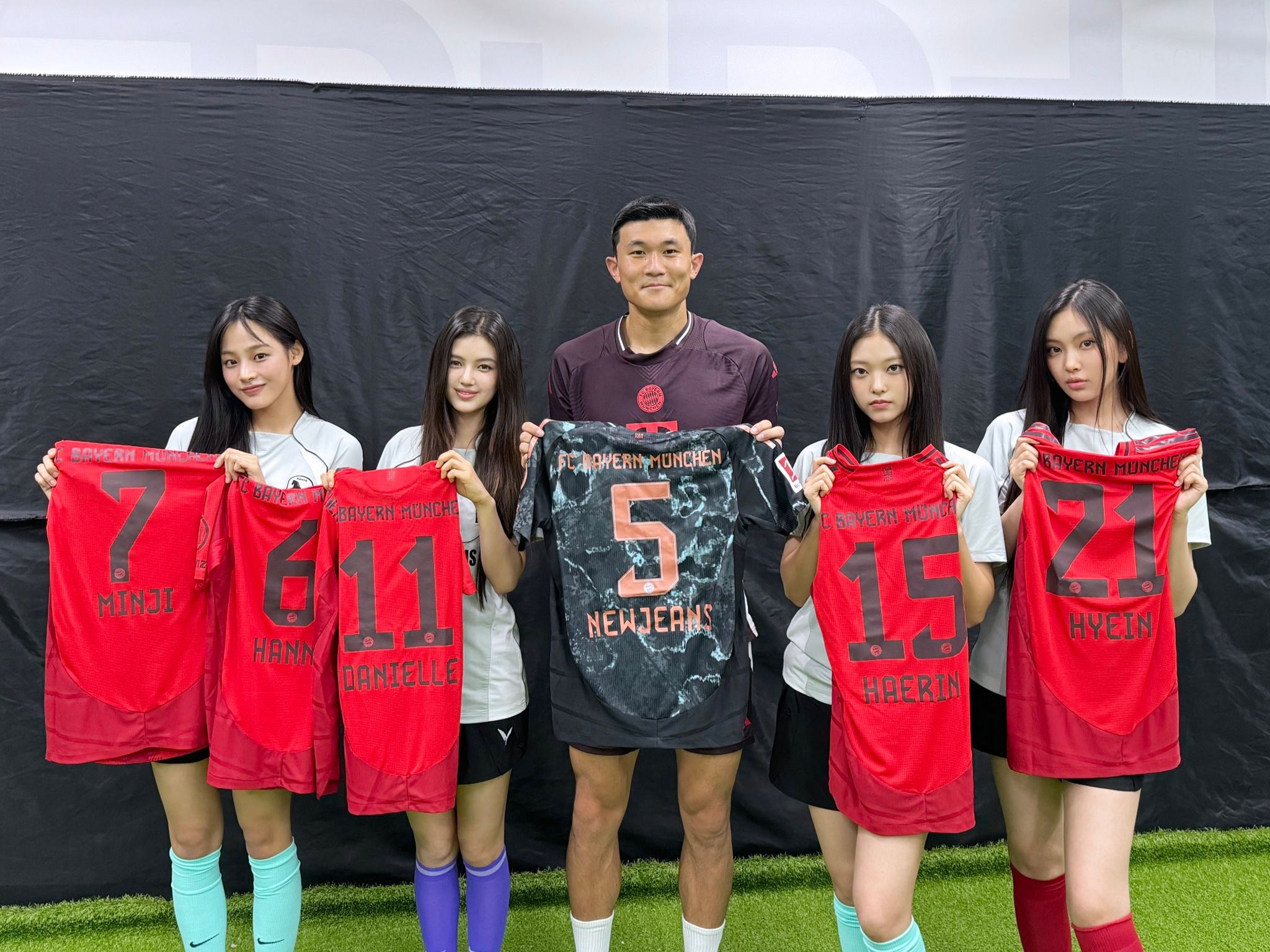 Adidas Bayern Munchen 2024/25 Home Jersey Red - KR Sizing (Non Marking Ver.) 착용 스타일