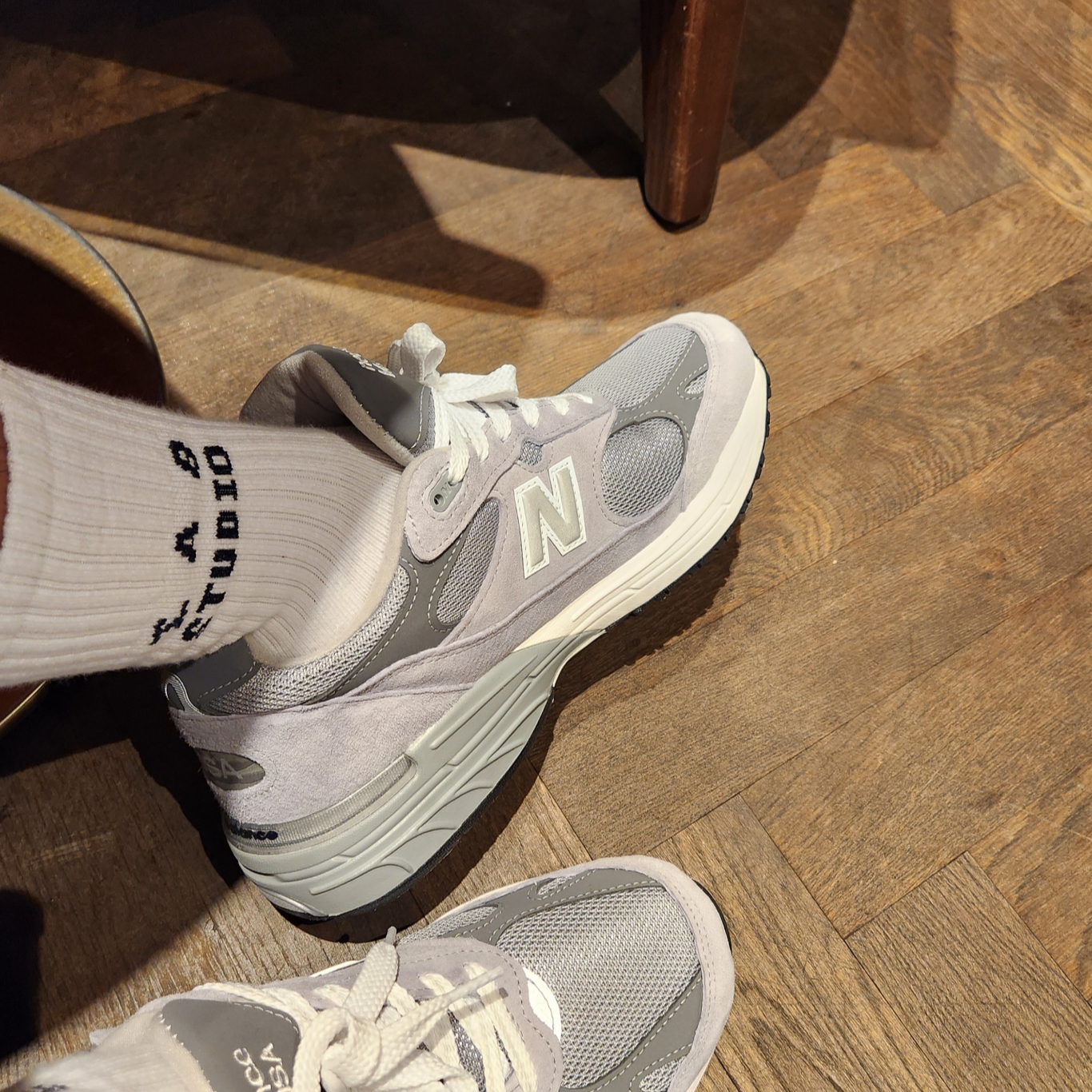 New Balance 993 Made in USA Grey - D Standard, IAB Studio Socks White (5 Pack) 착용 스타일