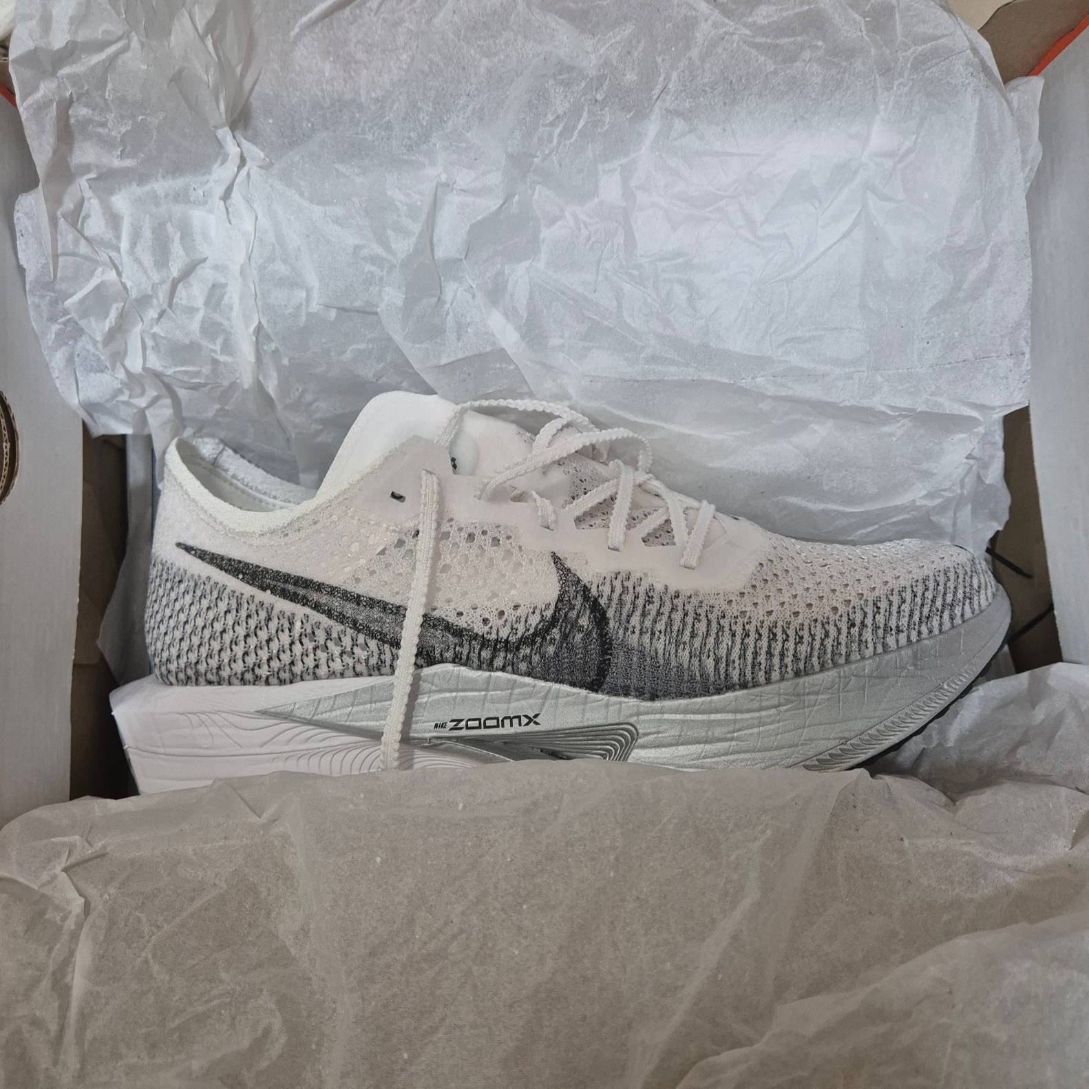 Nike ZoomX Vaporfly Next% 3 White Grey 착용 스타일