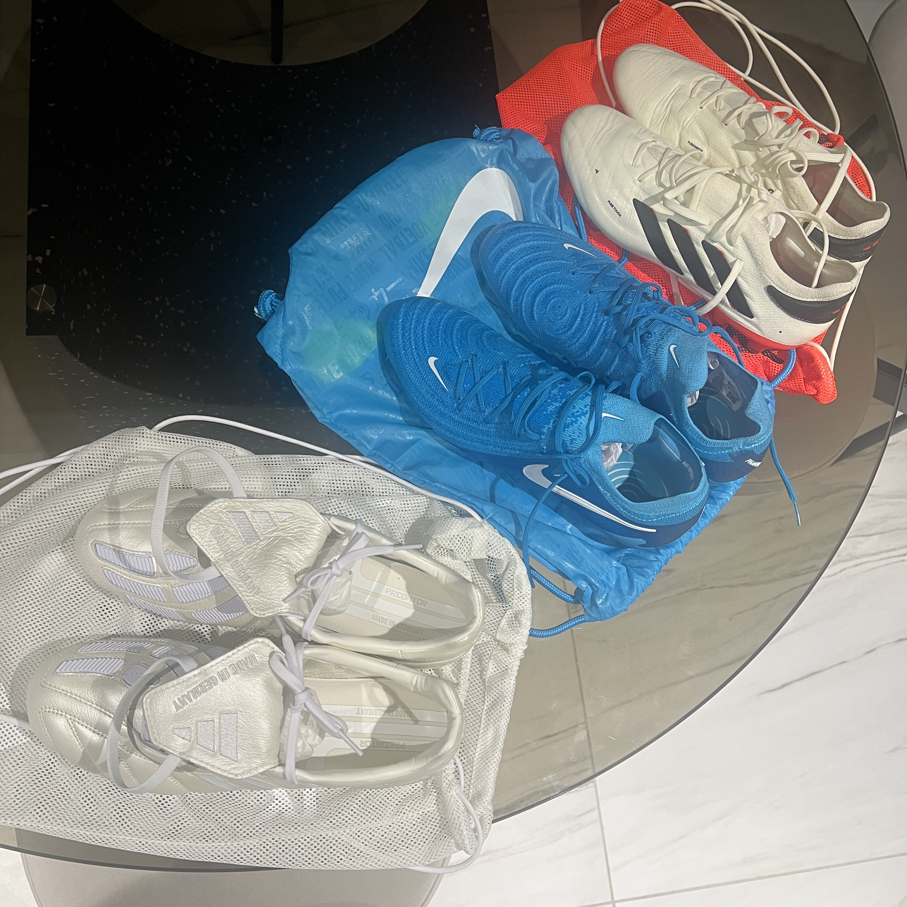 Adidas Predator Mania Off White 착용 스타일