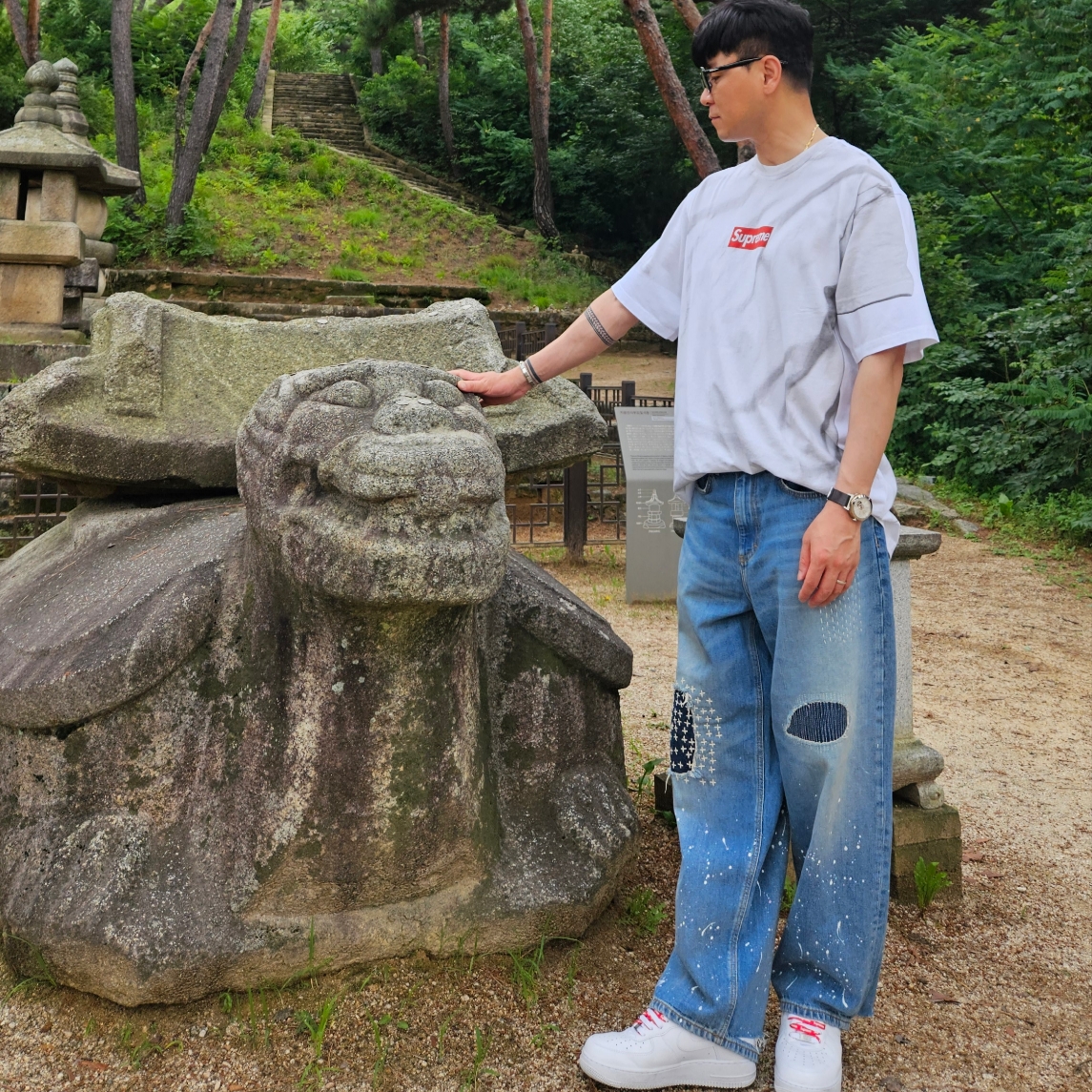 Zara x Ader Error Patchwork Jeans Blue, Nike x Supreme Air Force 1 Low White 착용 스타일
