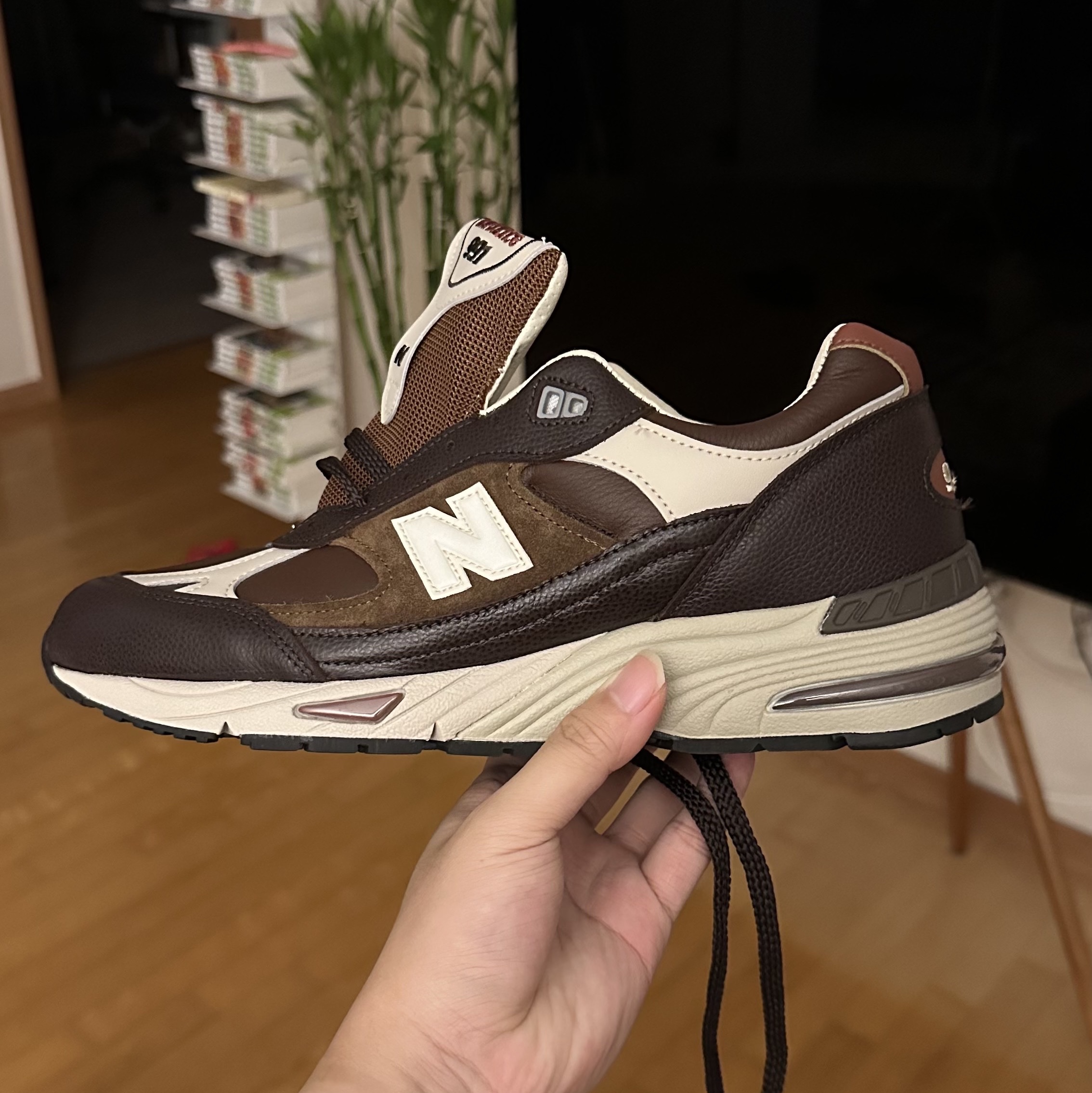 New Balance 991 Made in UK Earth French Roast 착용 스타일