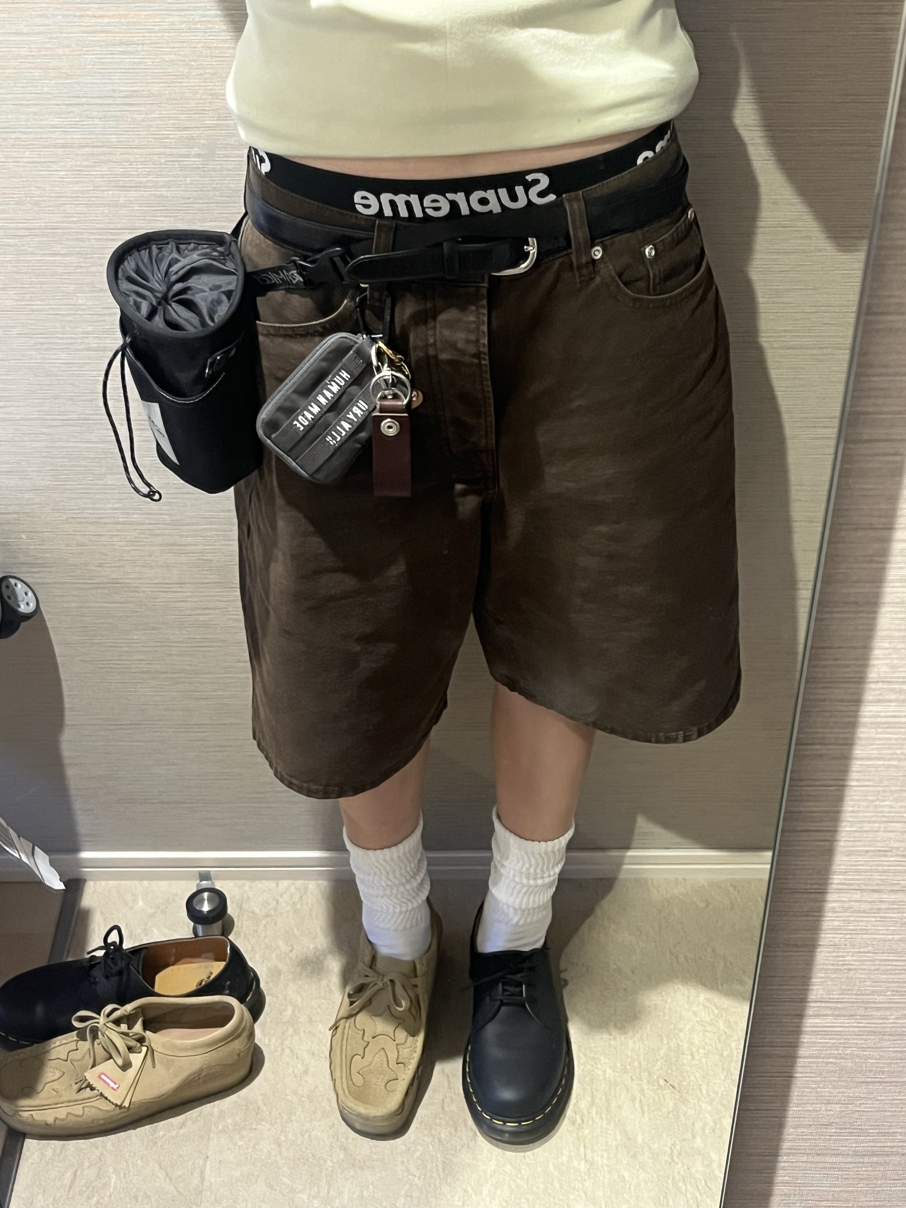 Dr. Martens 1461 Smooth Black, Supreme Hanes Boxer Briefs Black (4 Pack) 착용 스타일 - 2