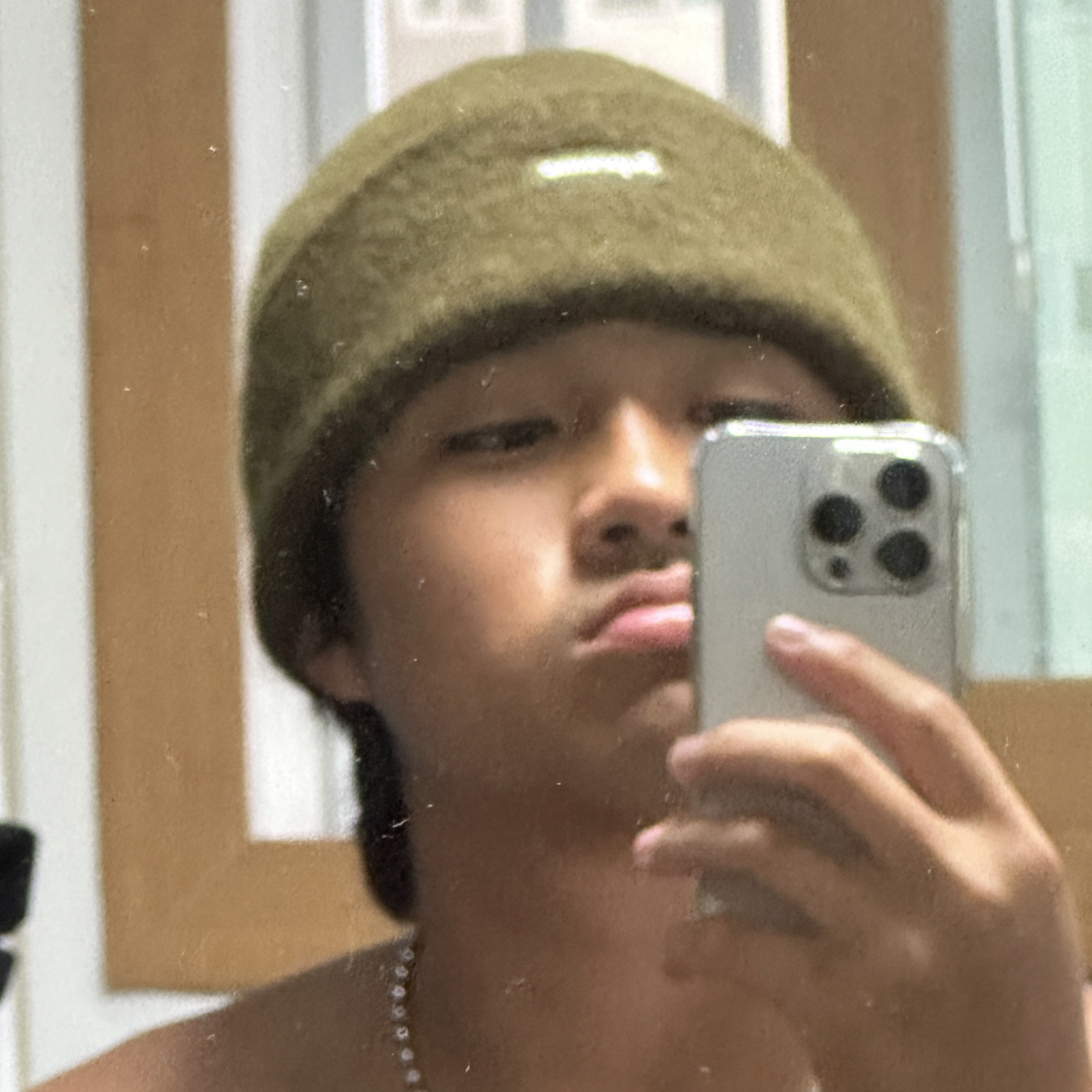 Supreme Mohair Beanie Dark Khaki - 23FW 착용 스타일 - 1