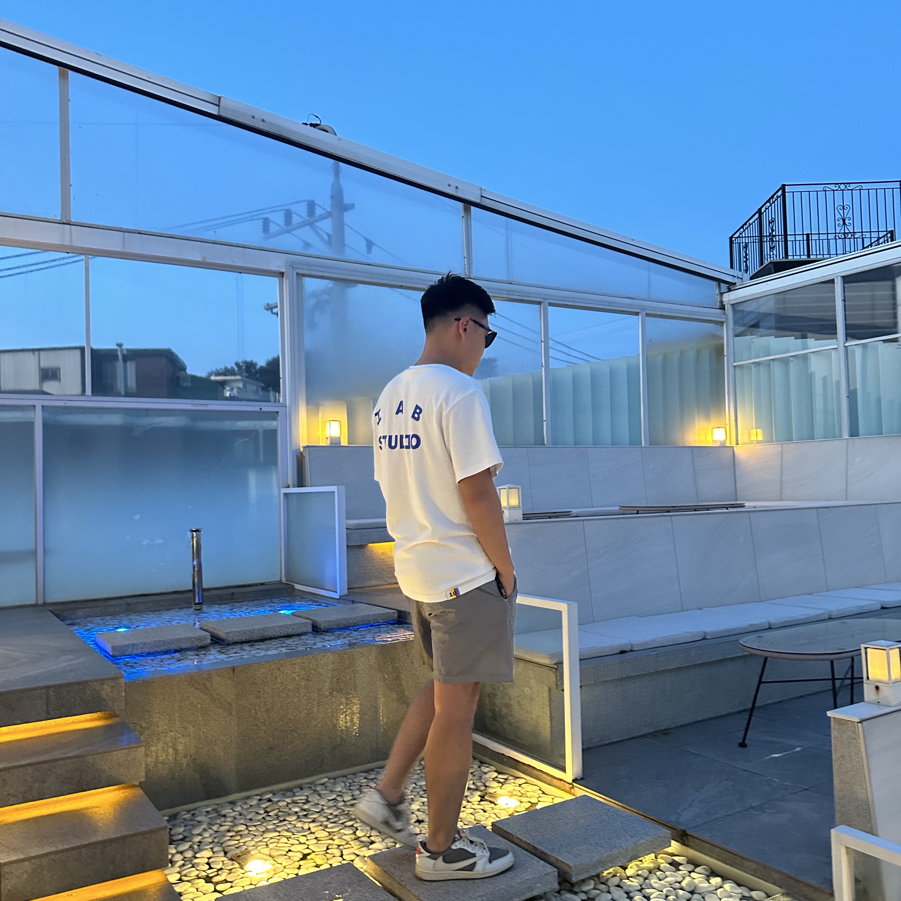 Stone Island B0943 Nylon Metal Swimming Trunk Light Grey - 24SS, IAB Studio 10th Anniversary T-Shirt White 착용 스타일