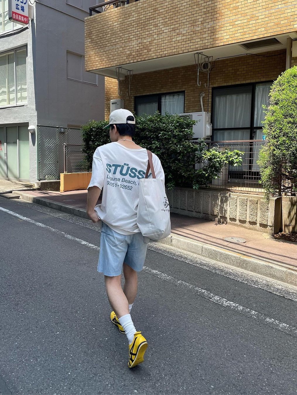 Suade Carpenter Denim Shorts Light Blue, Supreme Script Baggy Denim Short Washed Indigo - 24SS 착용 스타일 - 3