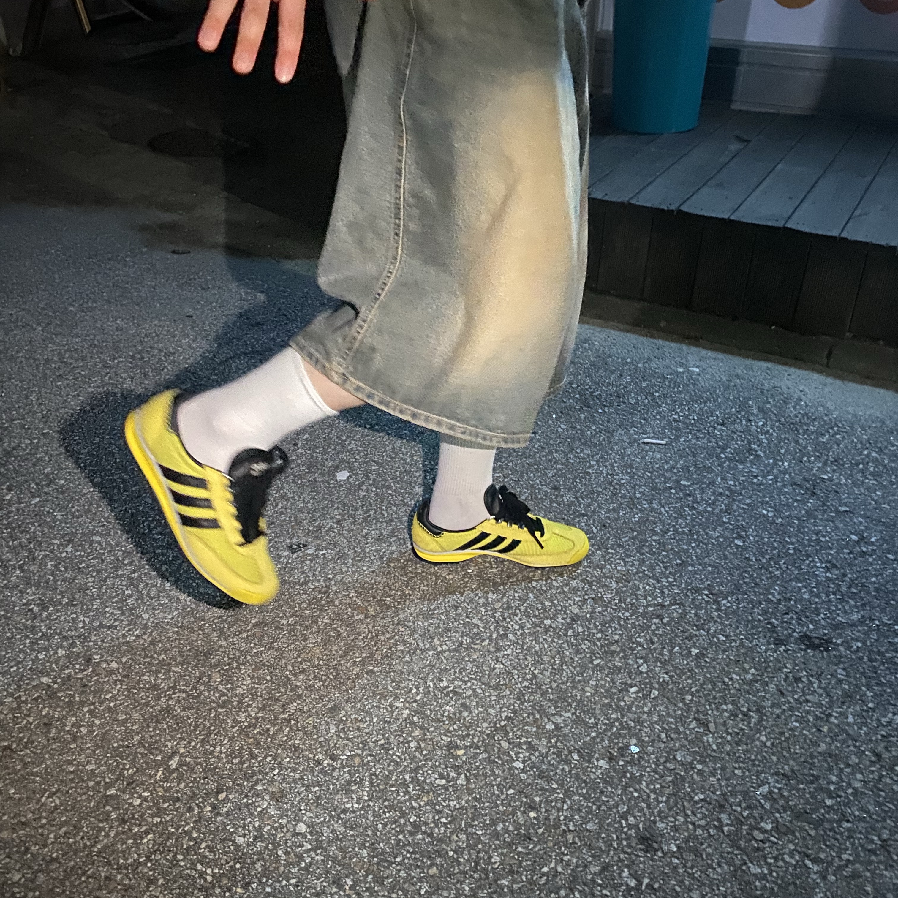 Adidas x Wales Bonner SL 76 Yellow Core Black 착용 스타일 - 2