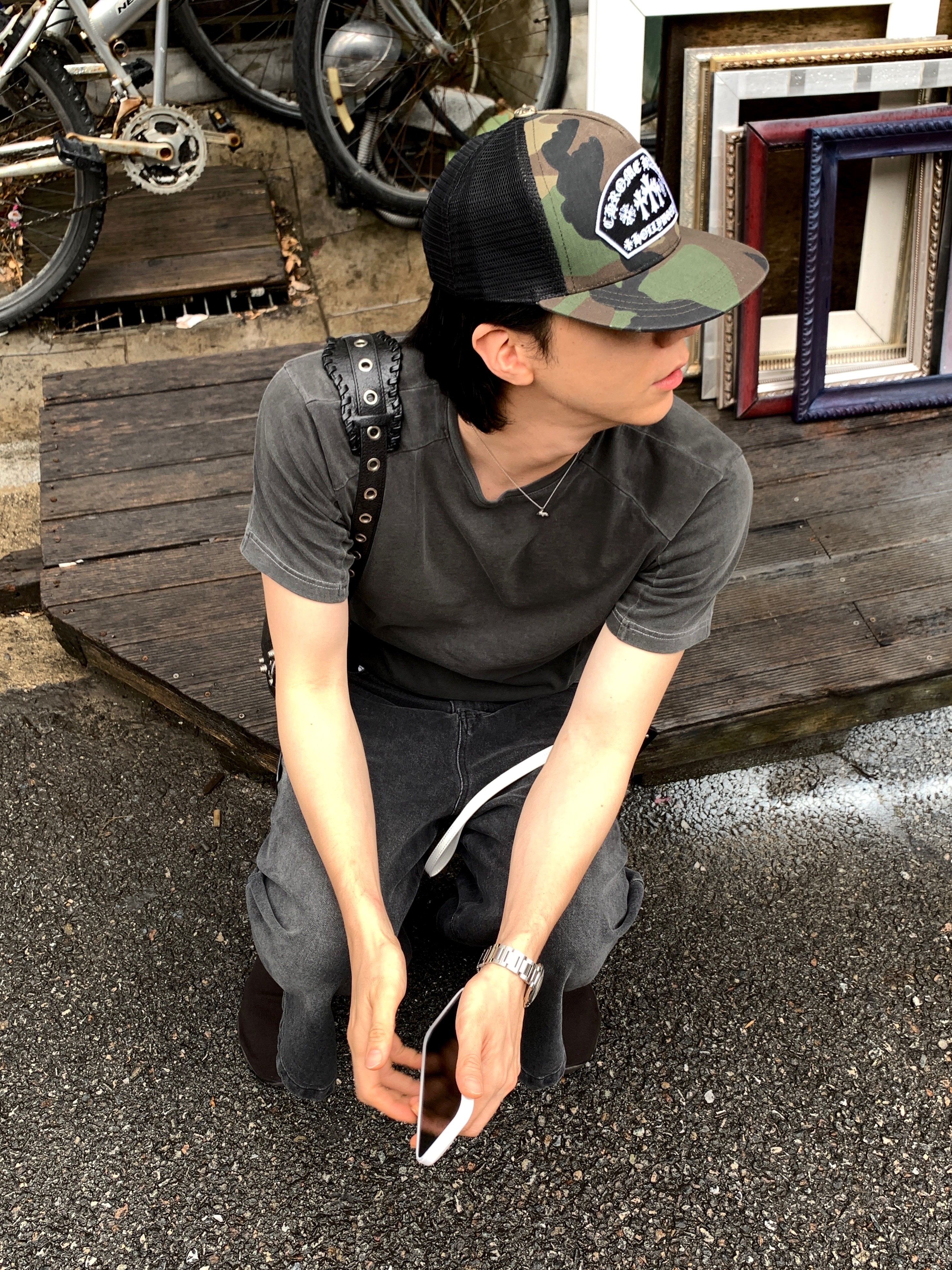 Chrome Hearts King Taco Mesh Trucker Hat Camo, Yeezy YZY Pods Black 착용 스타일 - 2