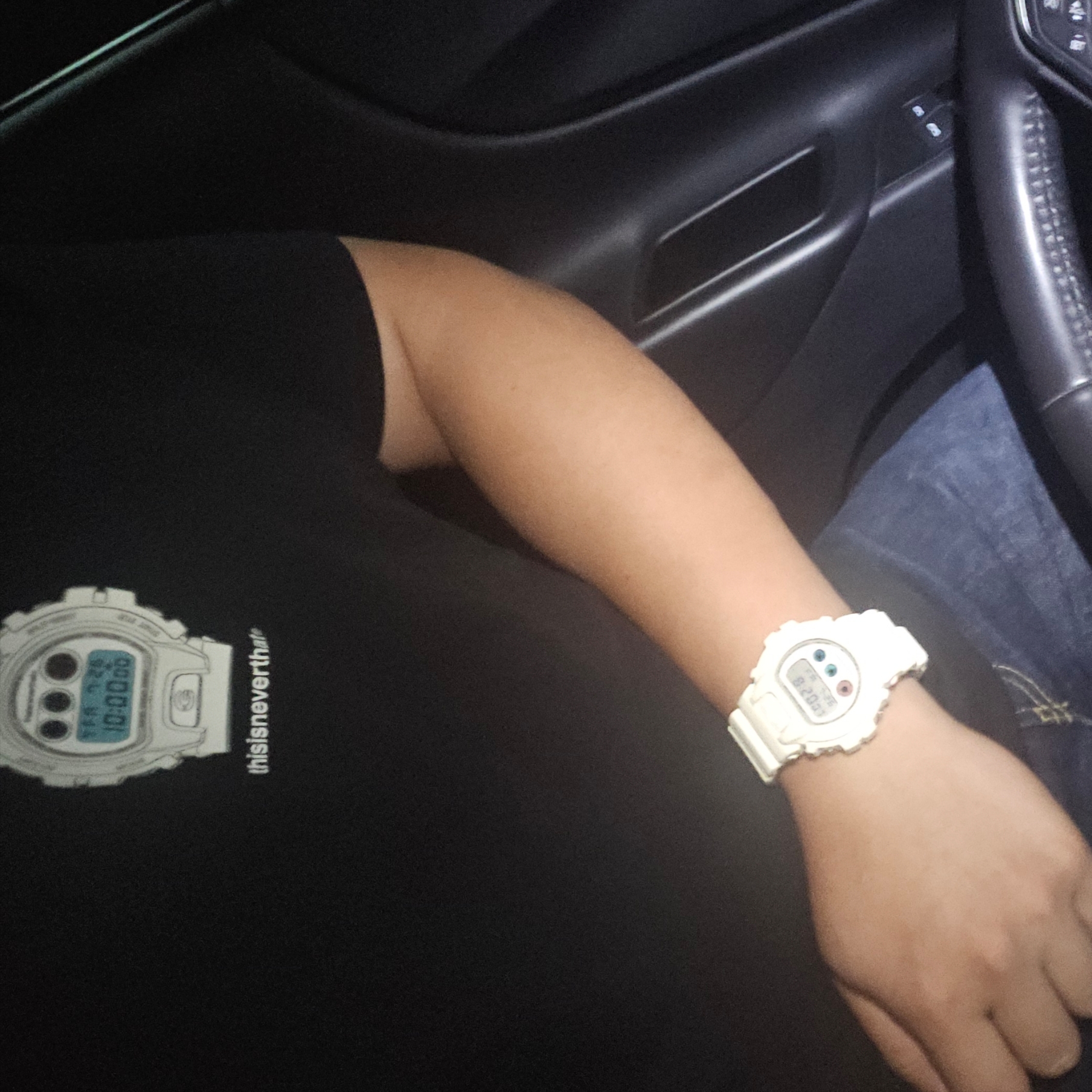 Casio G-Shock x Thisisneverthat DW-6900TNT24-7DF Ivory 착용 스타일 - 2