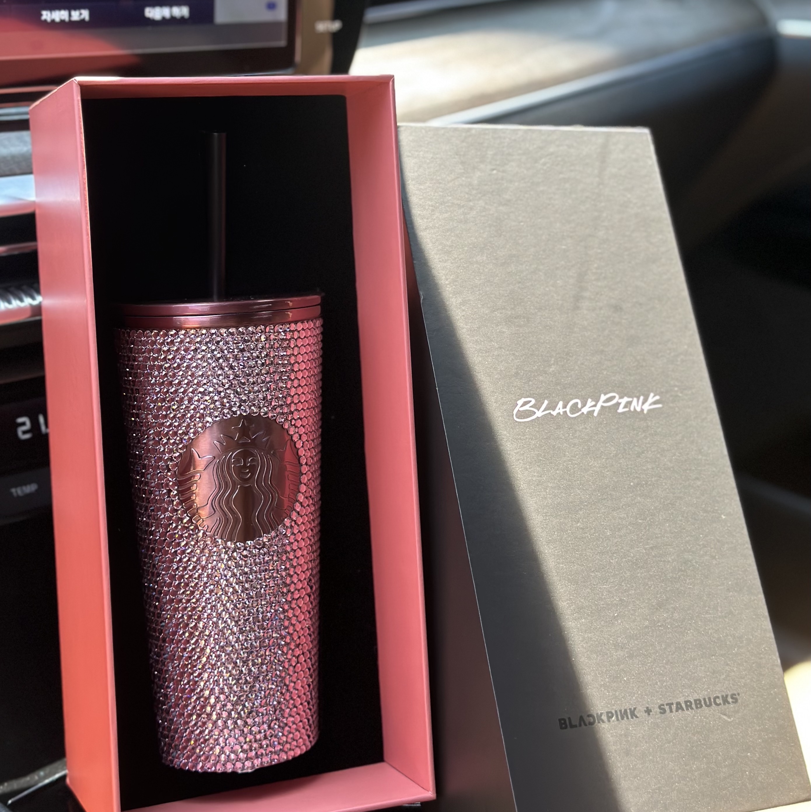 Starbucks x Blackpink SS Linestone Cold Cup 473ml 착용 스타일 - 3