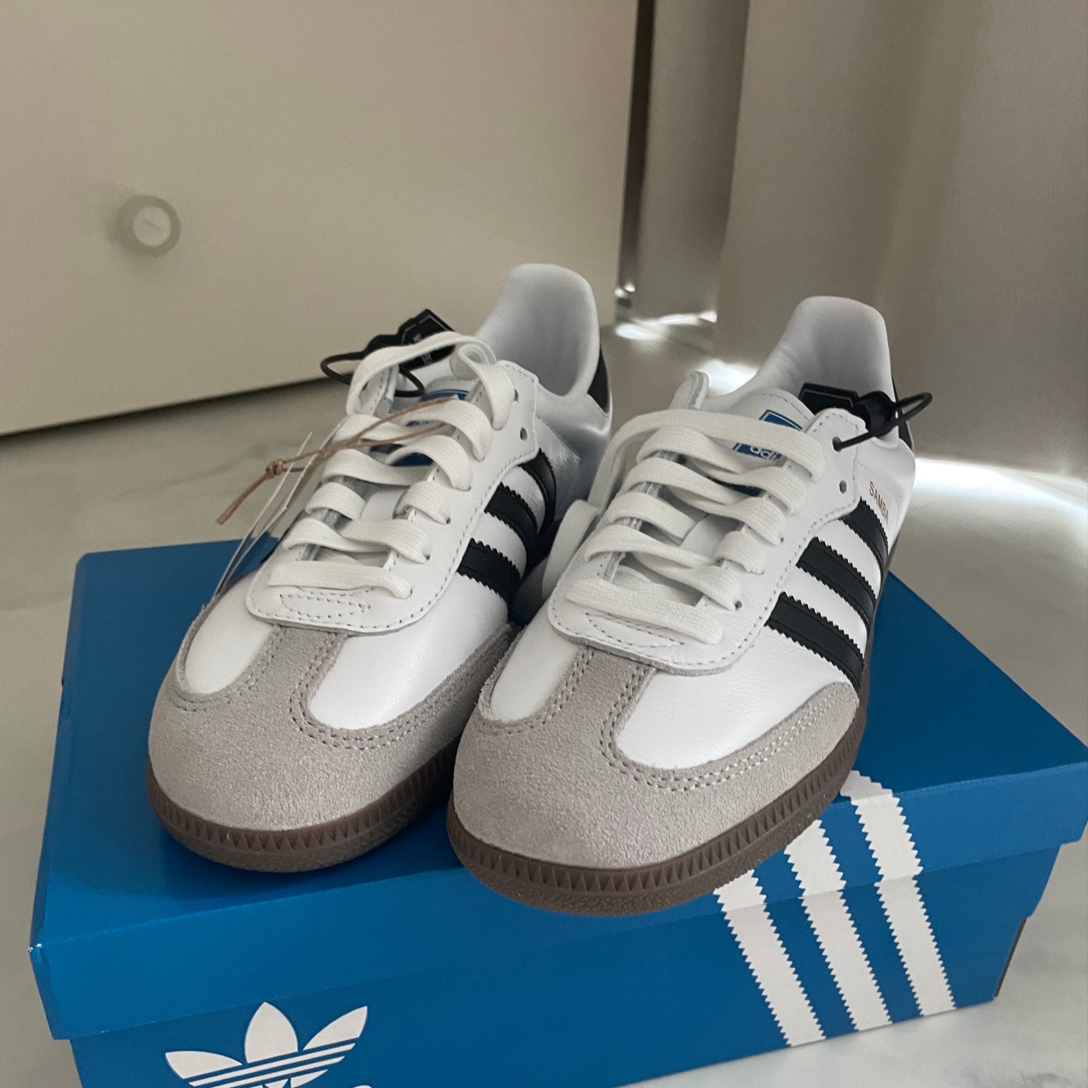 Adidas Samba OG Cloud White 착용 스타일