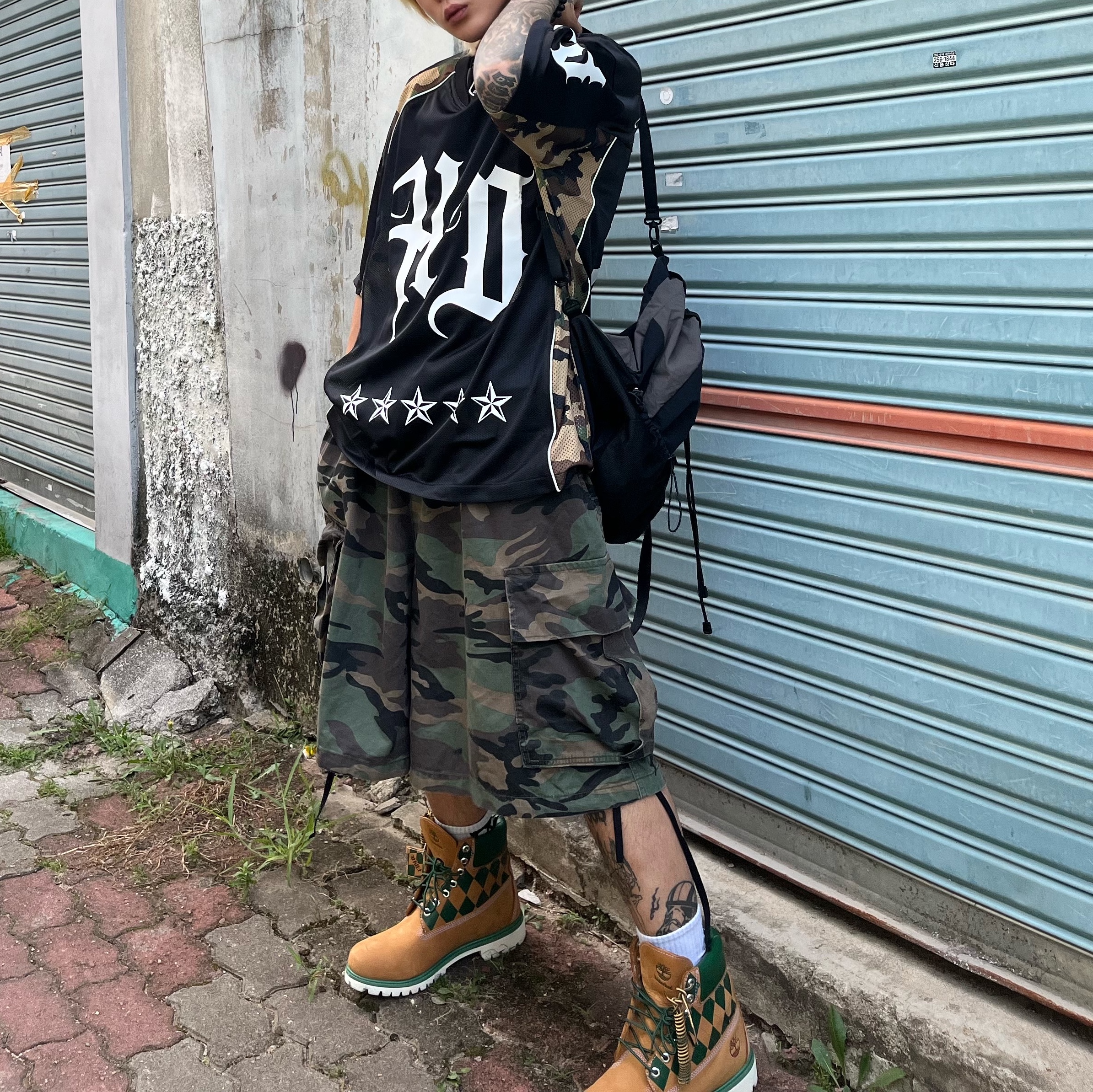 KASINA x Timberland 6 In Premium Vibram GTX Wheat 착용 스타일 - 3