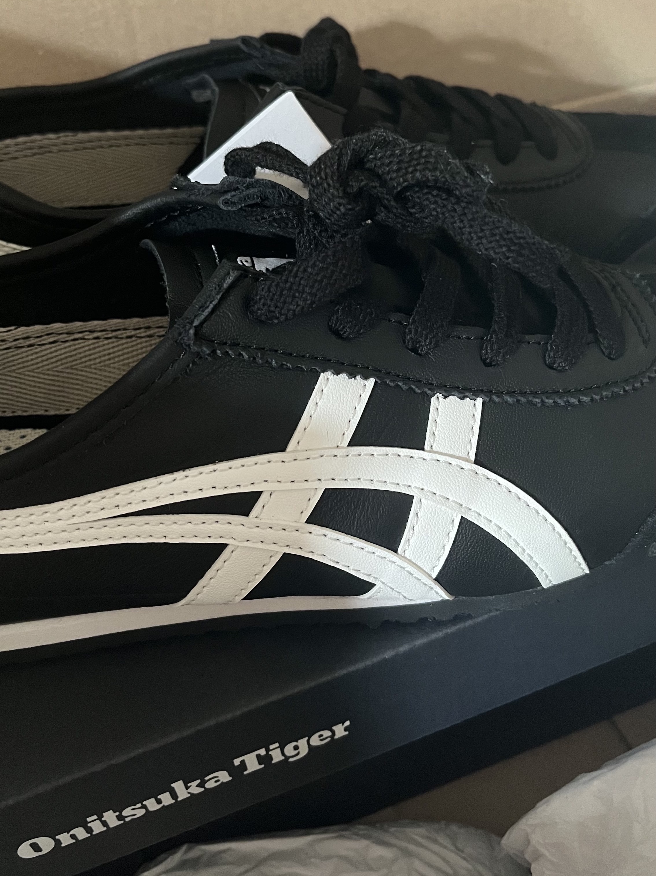 Onitsuka Tiger Mexico 66 Black White 착용 스타일