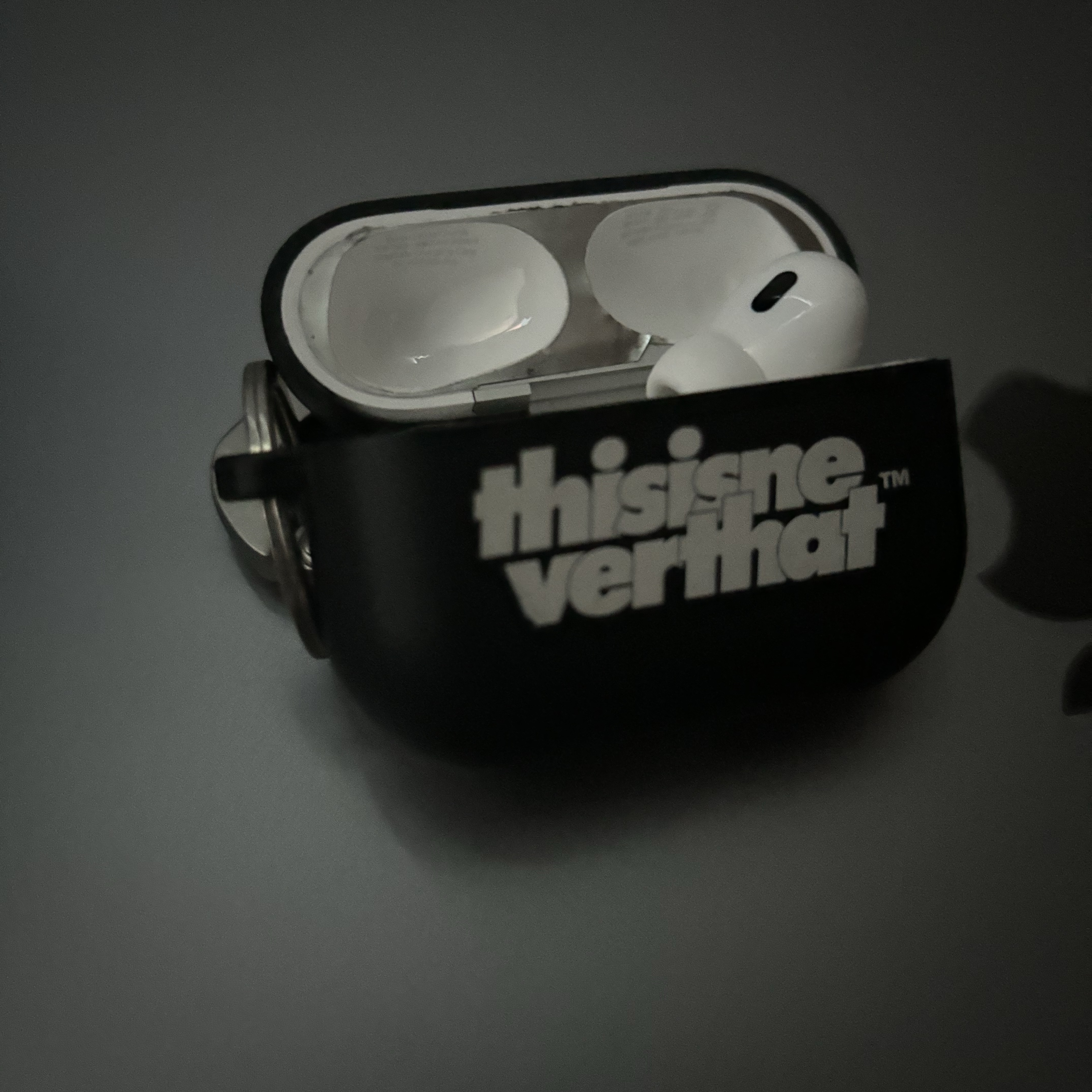 Apple AirPods Pro 2nd Gen (Korean Ver.) 착용 스타일 - 2