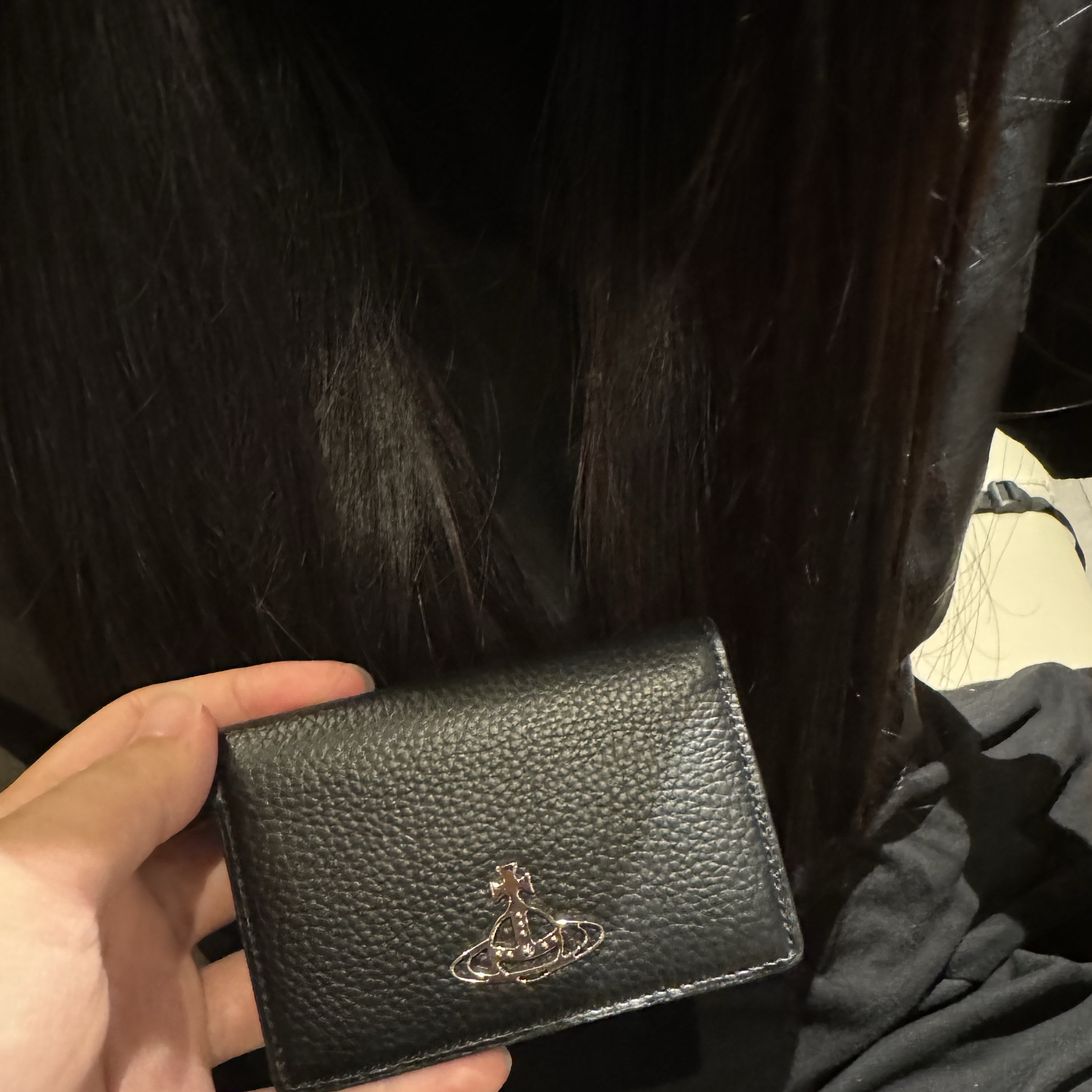 Vivienne Westwood Re-Vegan Grain Card Holder Black 착용 스타일