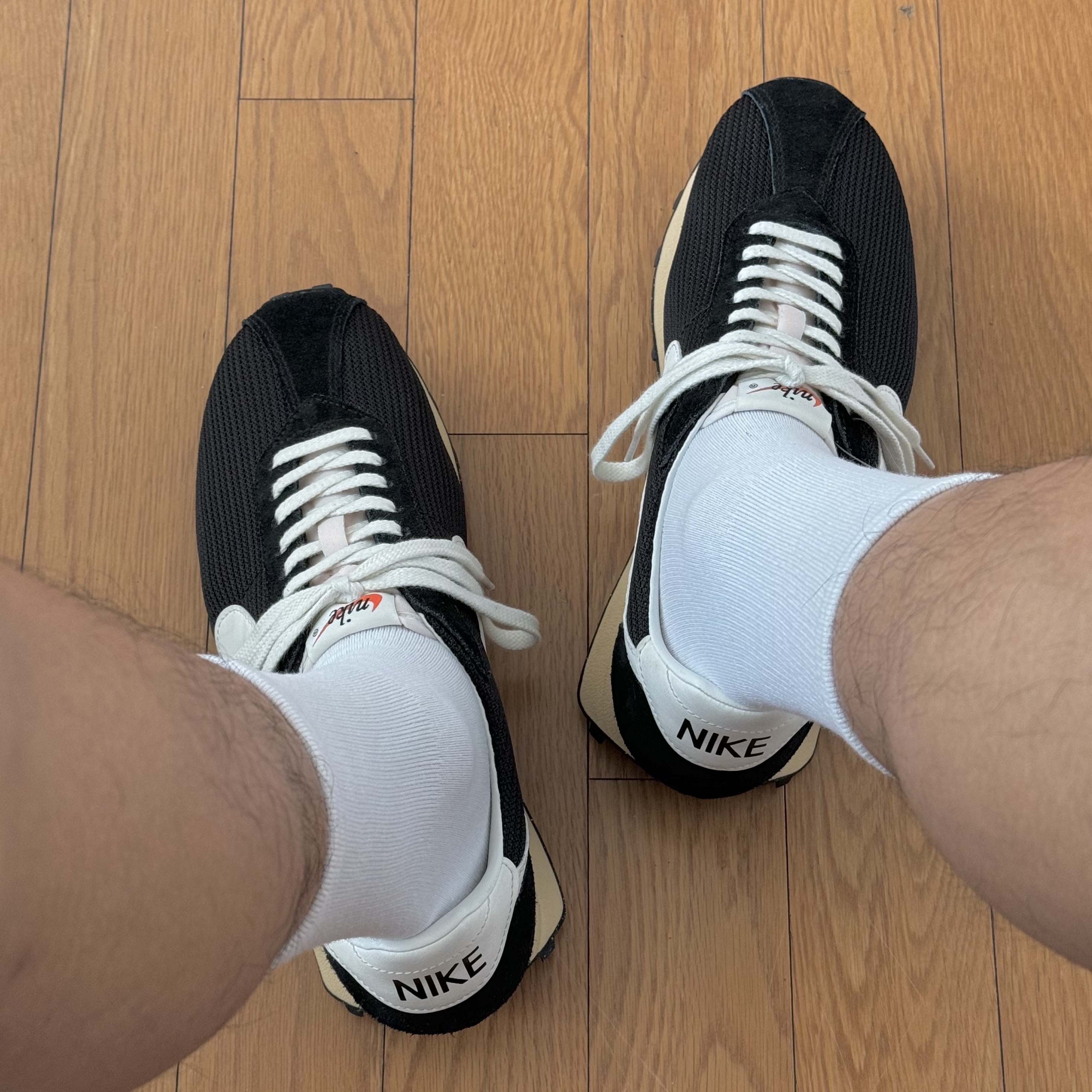 Nike LD-1000 SP Black and Sail 착용 스타일 - 1