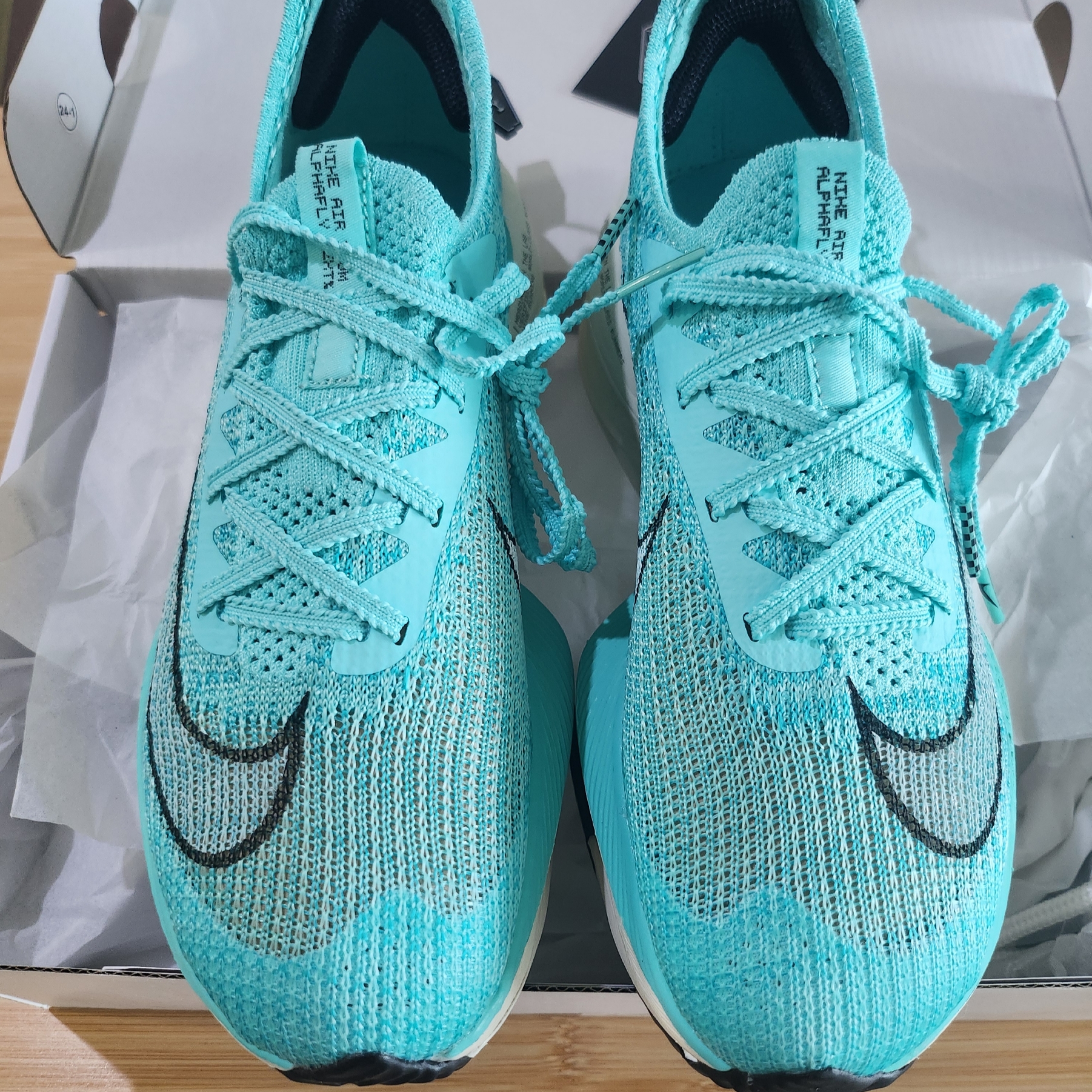 (W) Nike Air Zoom Alphafly Next% Hyper Turquoise 착용 스타일 - 1