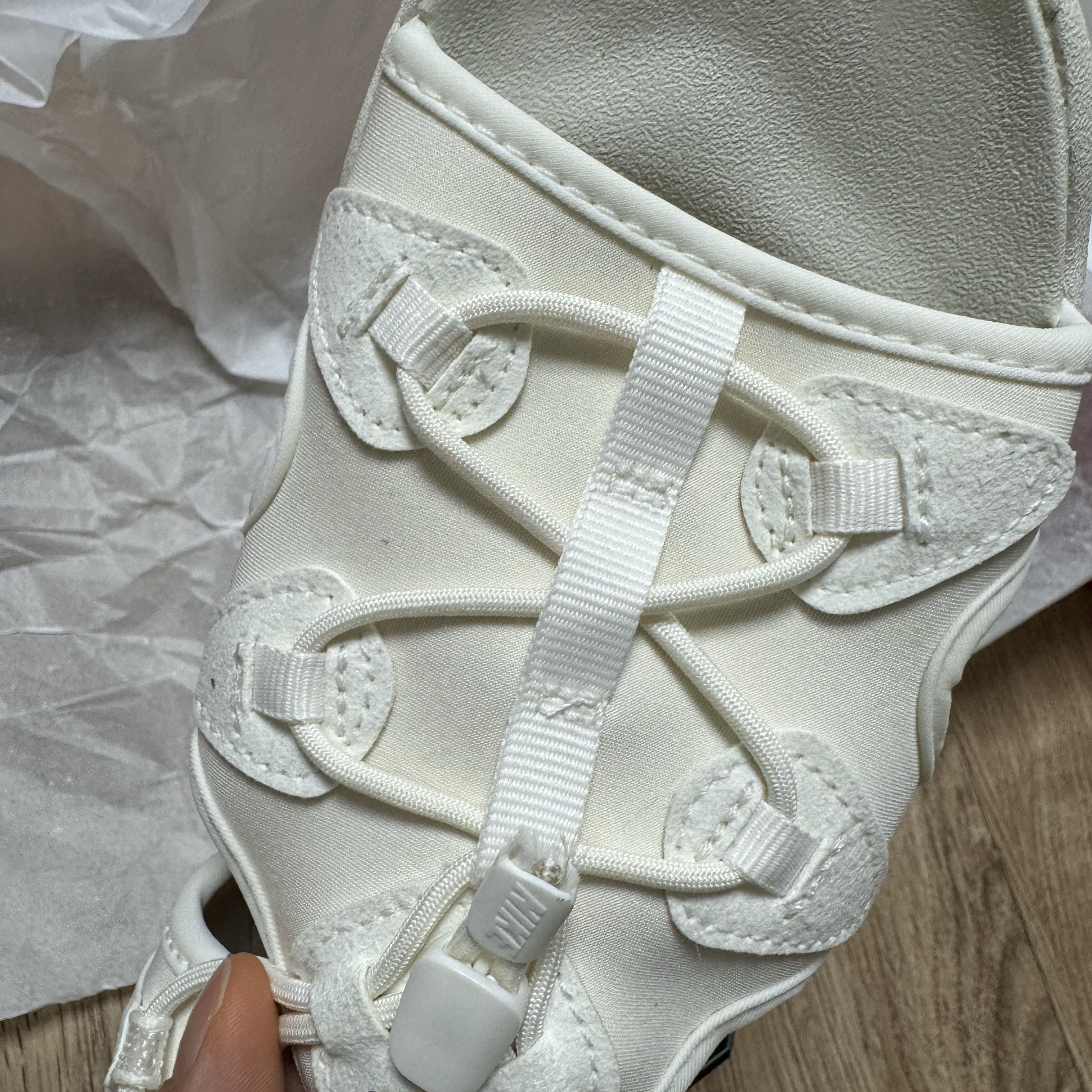 (W) Nike Air Max Koko Sandal Sail 착용 스타일 - 1