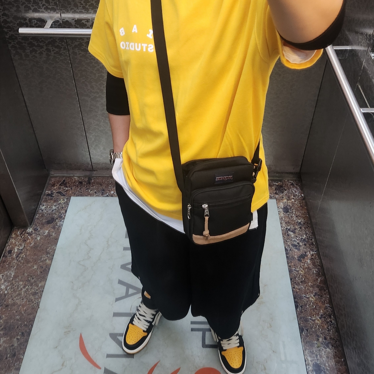 Jordan 1 Retro High OG Taxi 착용 스타일