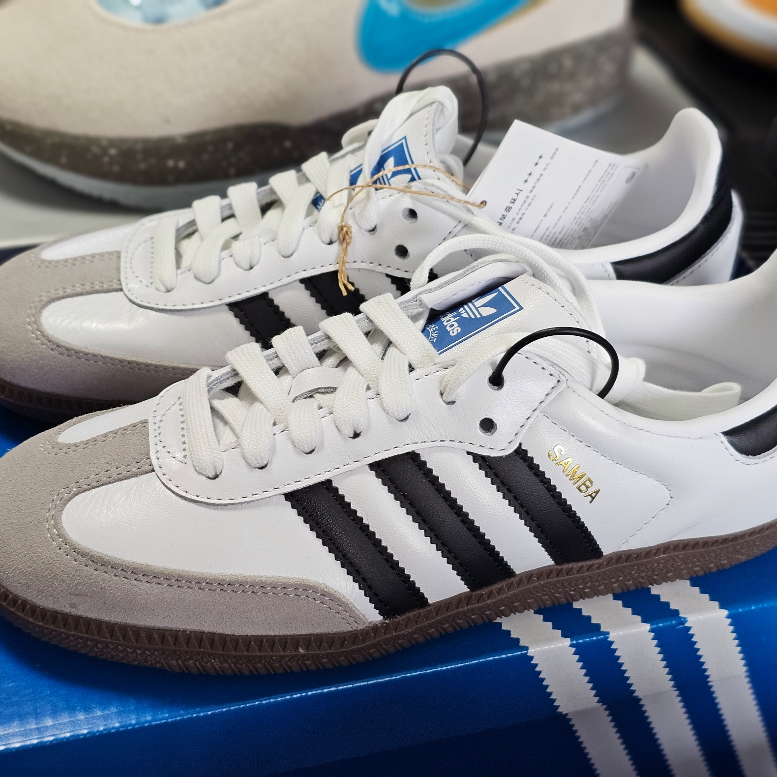 Adidas Samba OG Cloud White 착용 스타일 - 2