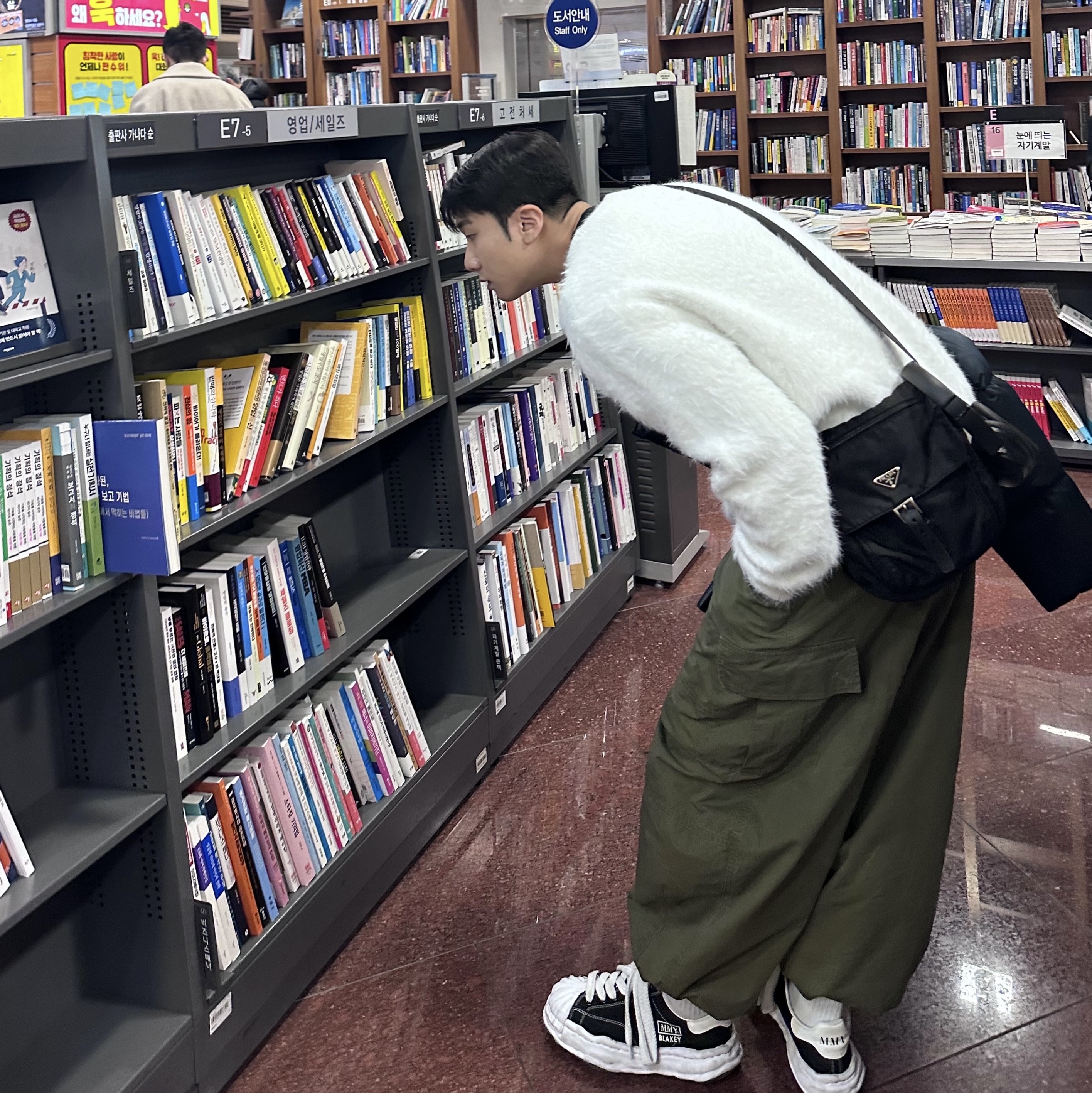 Maison Mihara Yasuhiro Blakey OG Sole Canvas Low-top Sneakers Black White, BOSE QC45 Triple Black (Korean Ver.) 착용 스타일