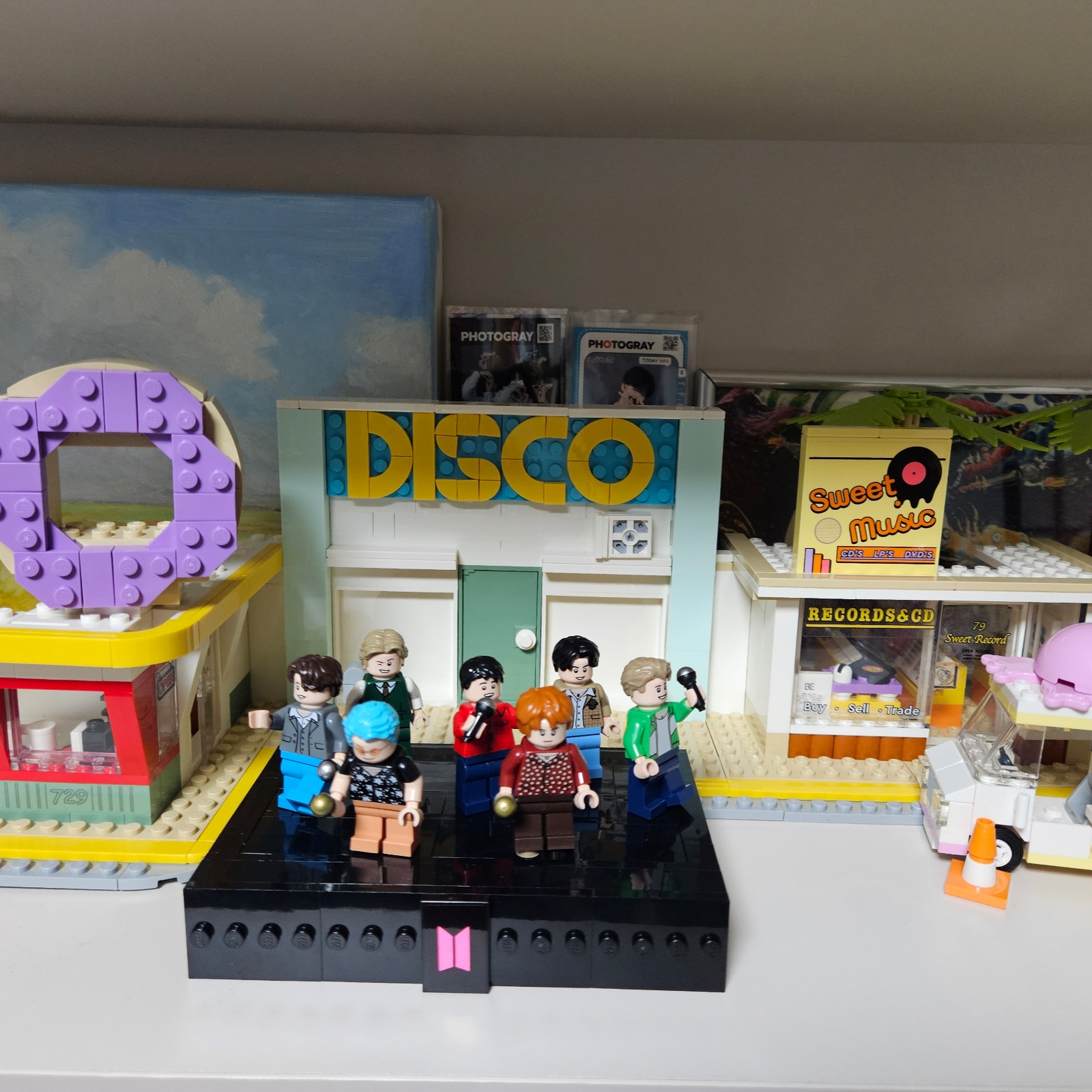 Lego BTS Dynamite 착용 스타일
