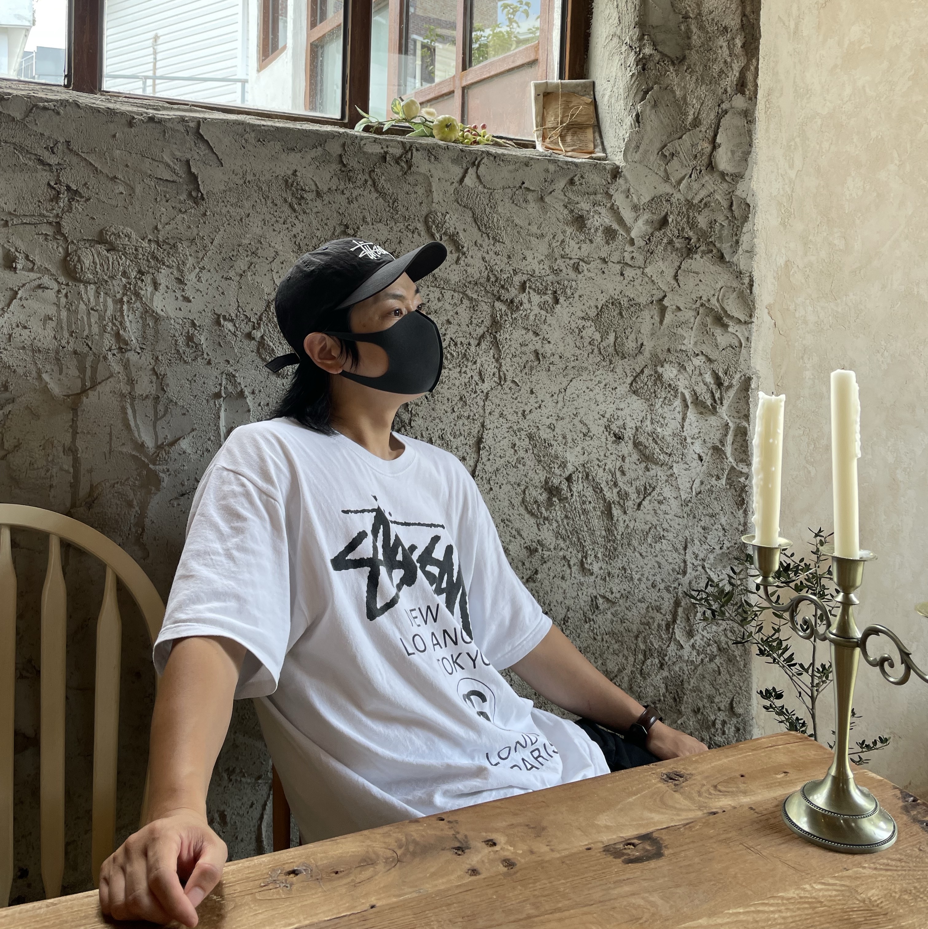Stussy World Tour T-Shirt White 2024,2025 착용 스타일