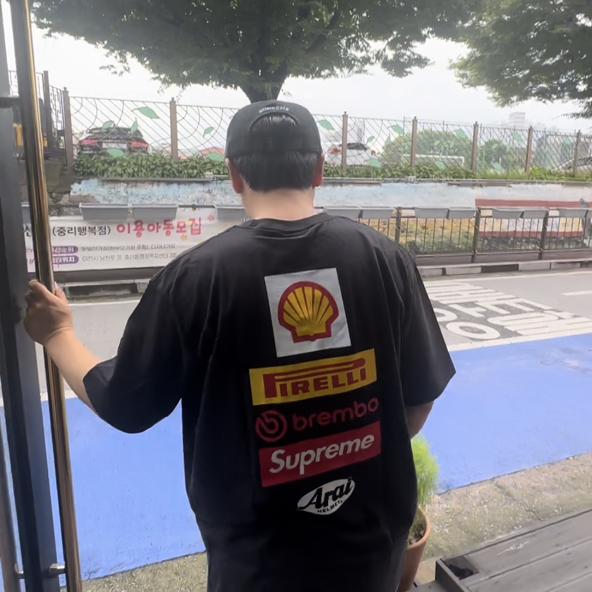 Supreme x Ducati Logos T-Shirt Black - 24SS 착용 스타일