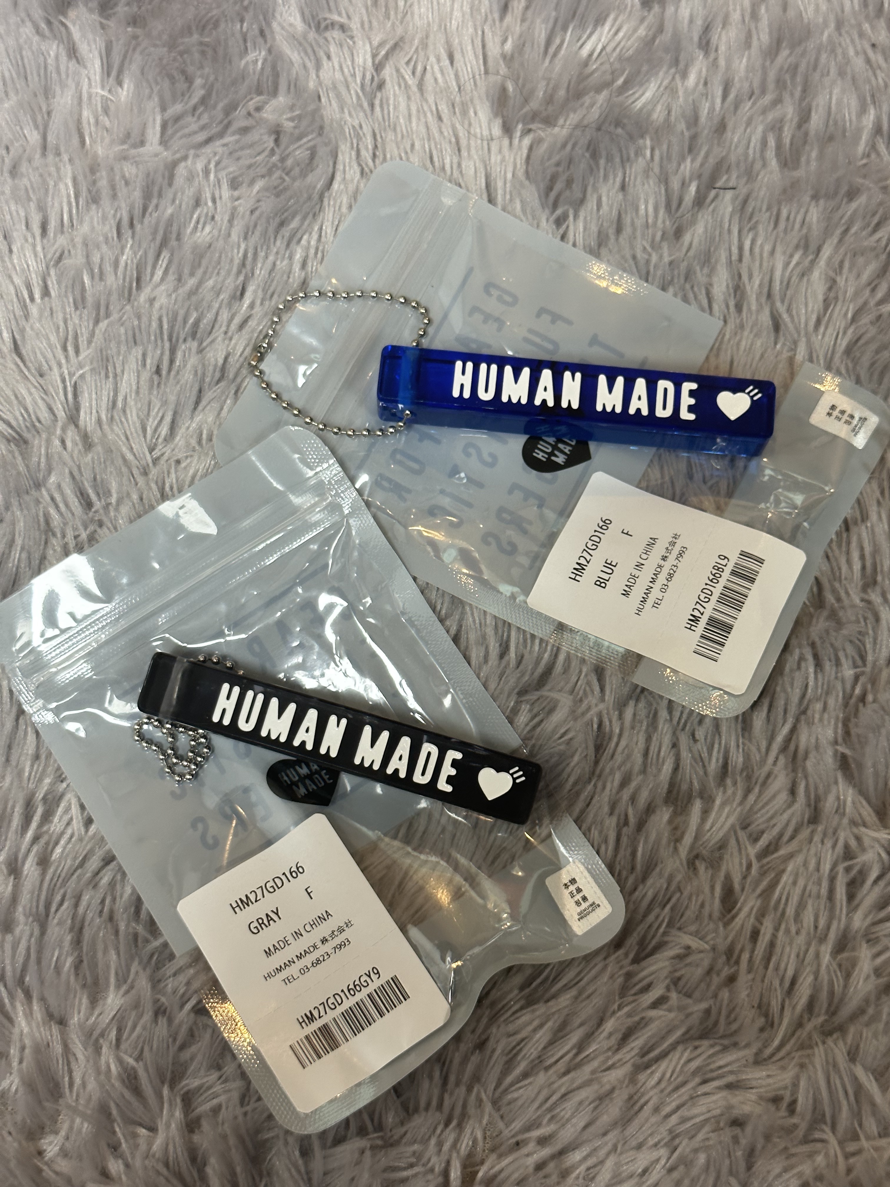 Human Made Acrylic Keychain Gray, Human Made Acrylic Keychain Blue 착용 스타일