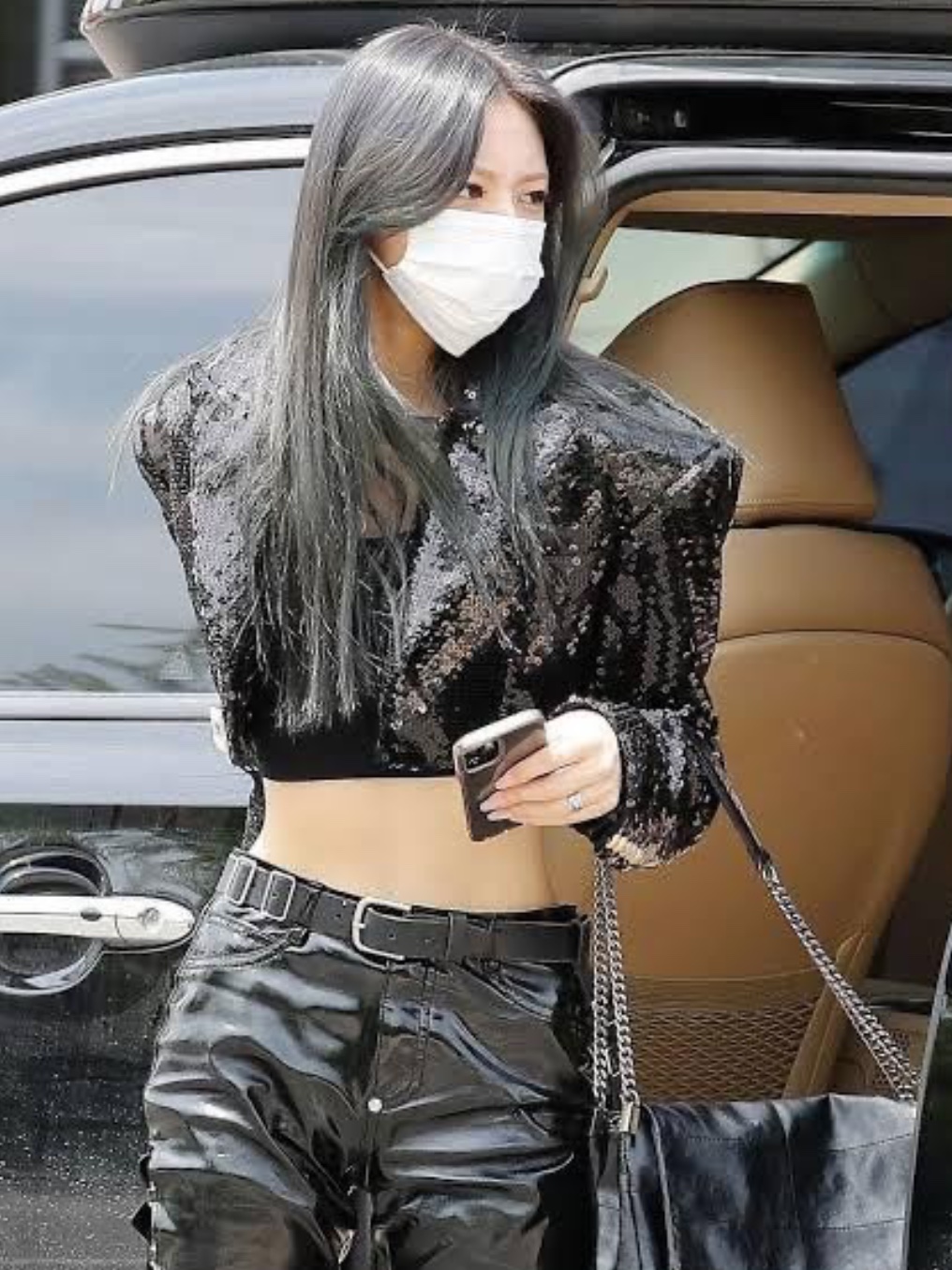 Zara Rock Style Flap Shoulder Bag Black 착용 스타일 - 3