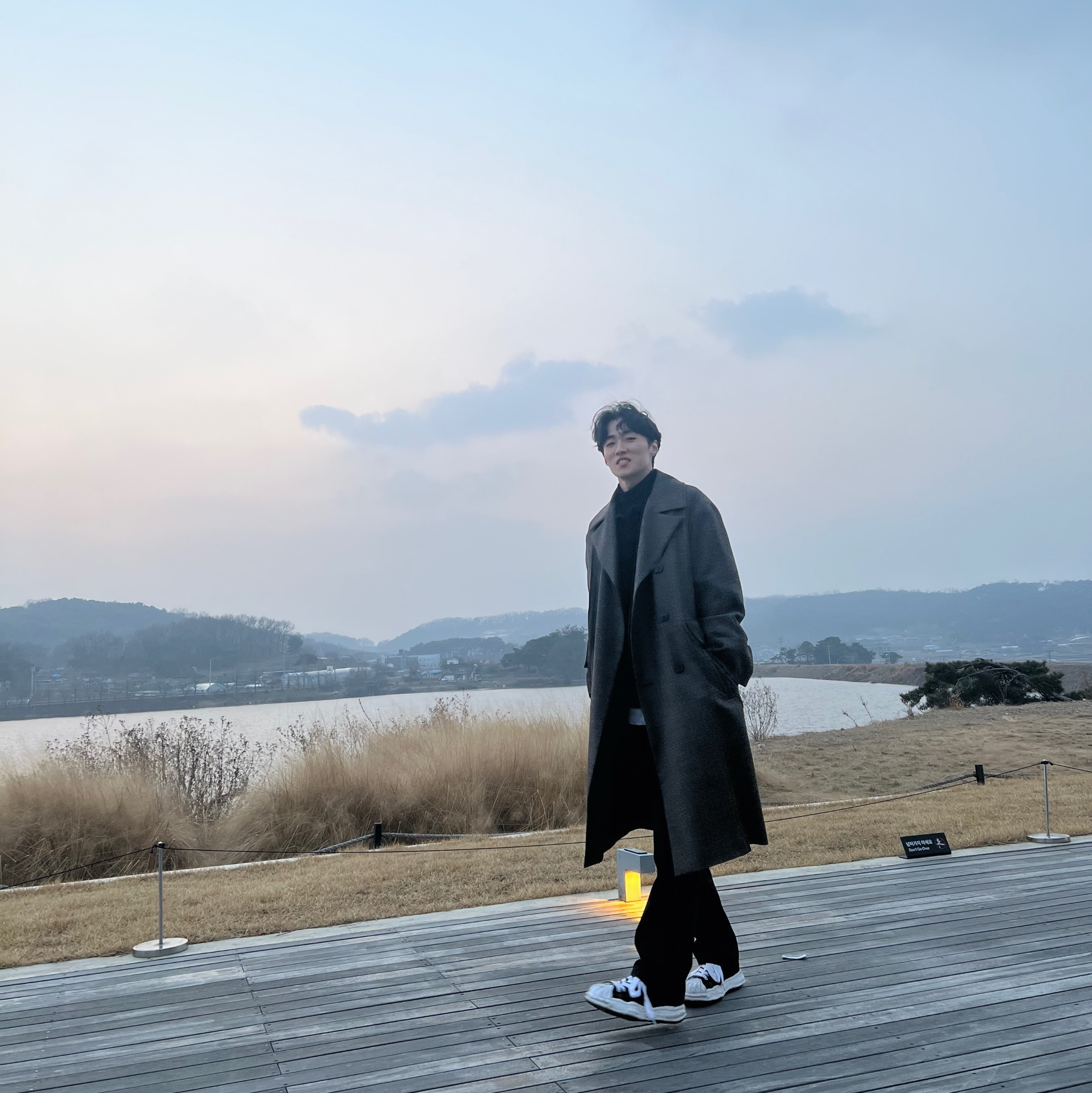 Wooyoungmi Belted Turn Up Check Coat Brown - 22FW, Maison Mihara Yasuhiro Blakey OG Sole Canvas Low-top Sneakers Black 착용 스타일