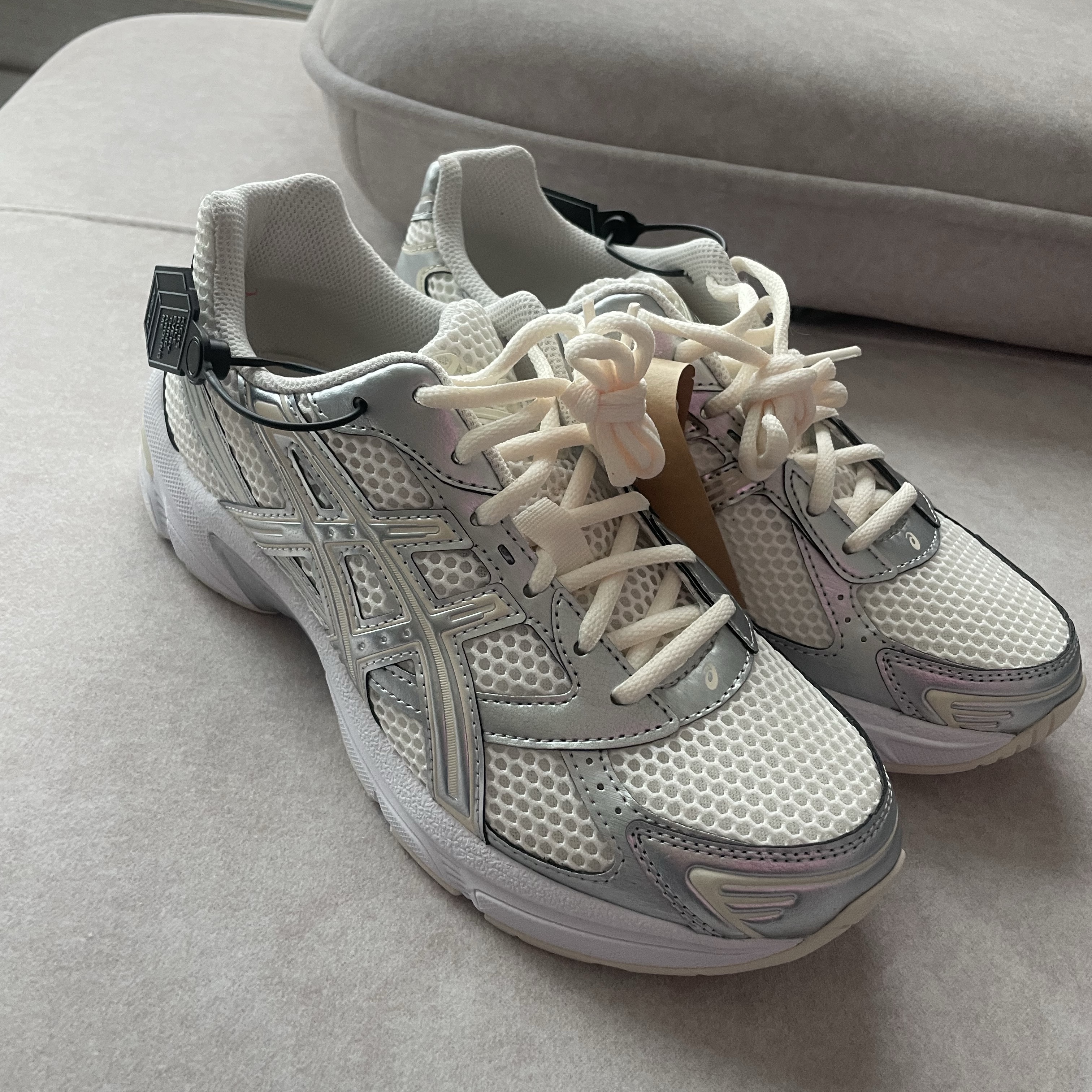 (W) Asics Gel-1130 Cream Pure Silver 착용 스타일 - 1