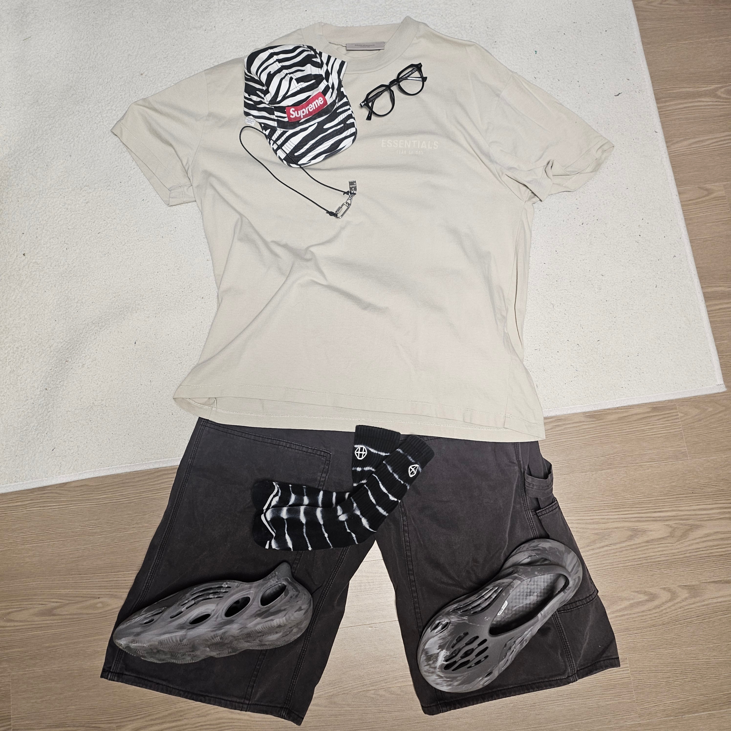 Supreme Washed Chino Twill Camp Cap Zebra - 22FW, Adidas Yeezy Foam RNNR MX Granite 착용 스타일