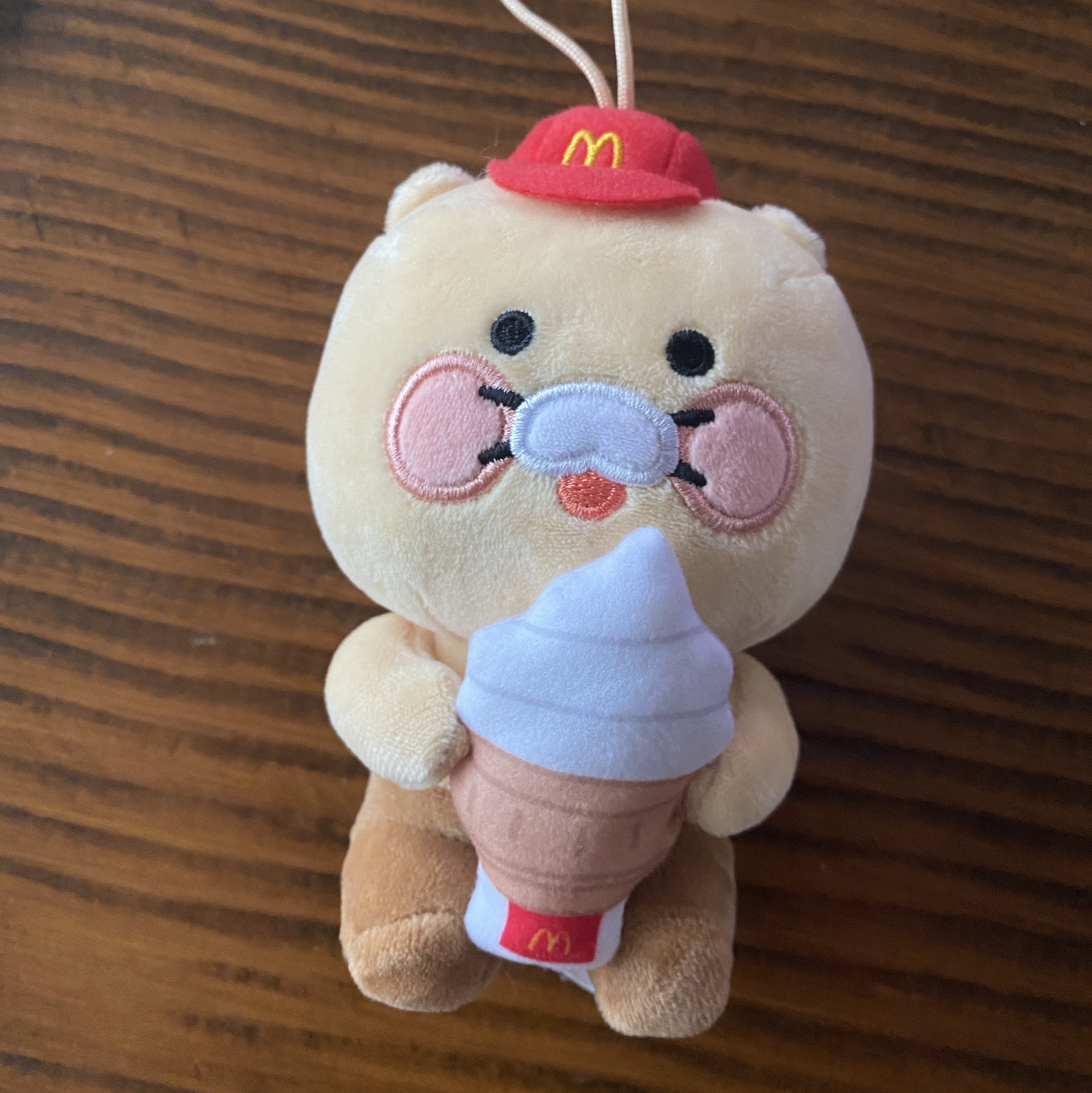 McDonald’s x Kakao Friends Icecream Cone Choonsik Doll 착용 스타일