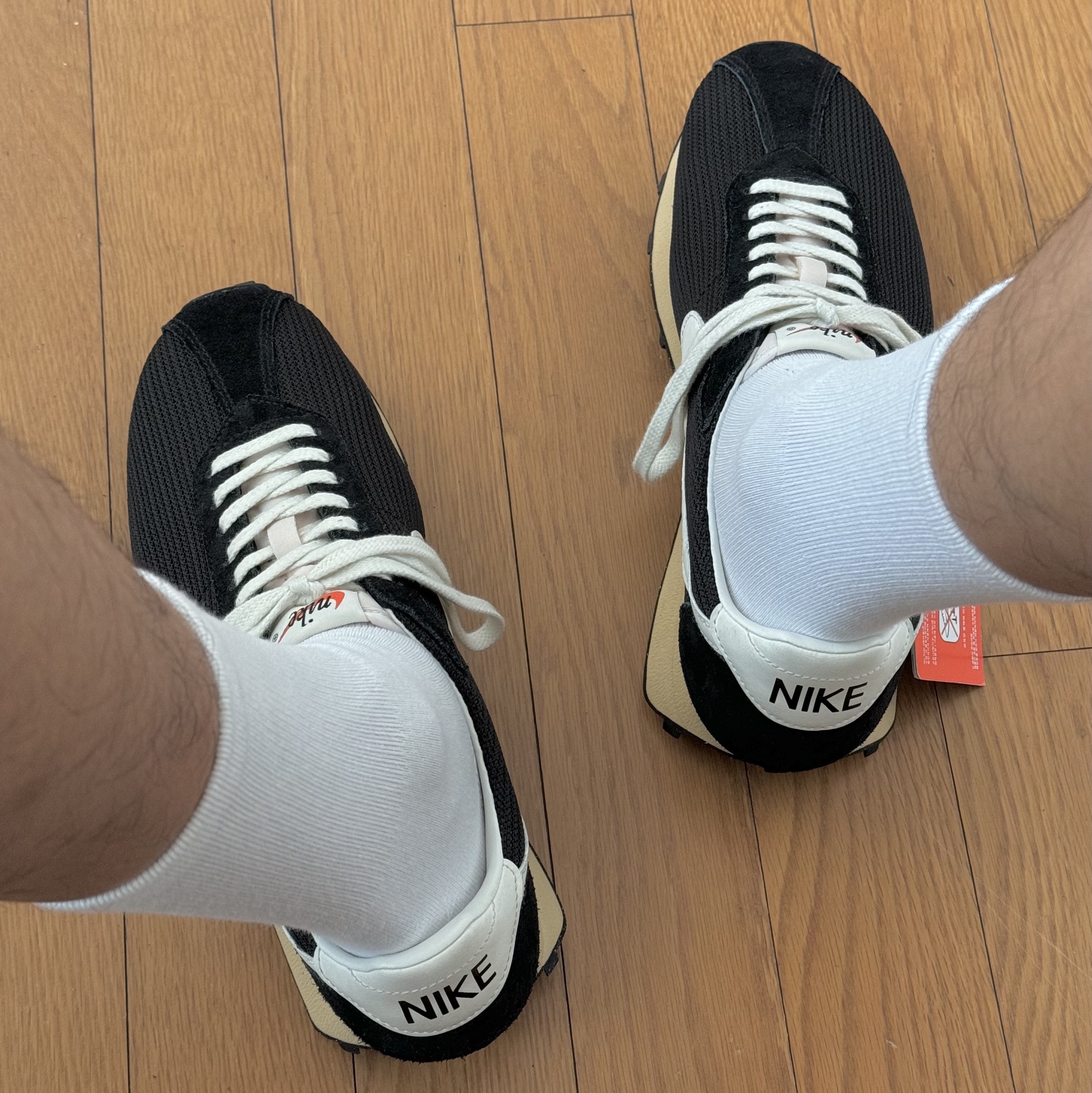 Nike LD-1000 SP Black and Sail 착용 스타일 - 2