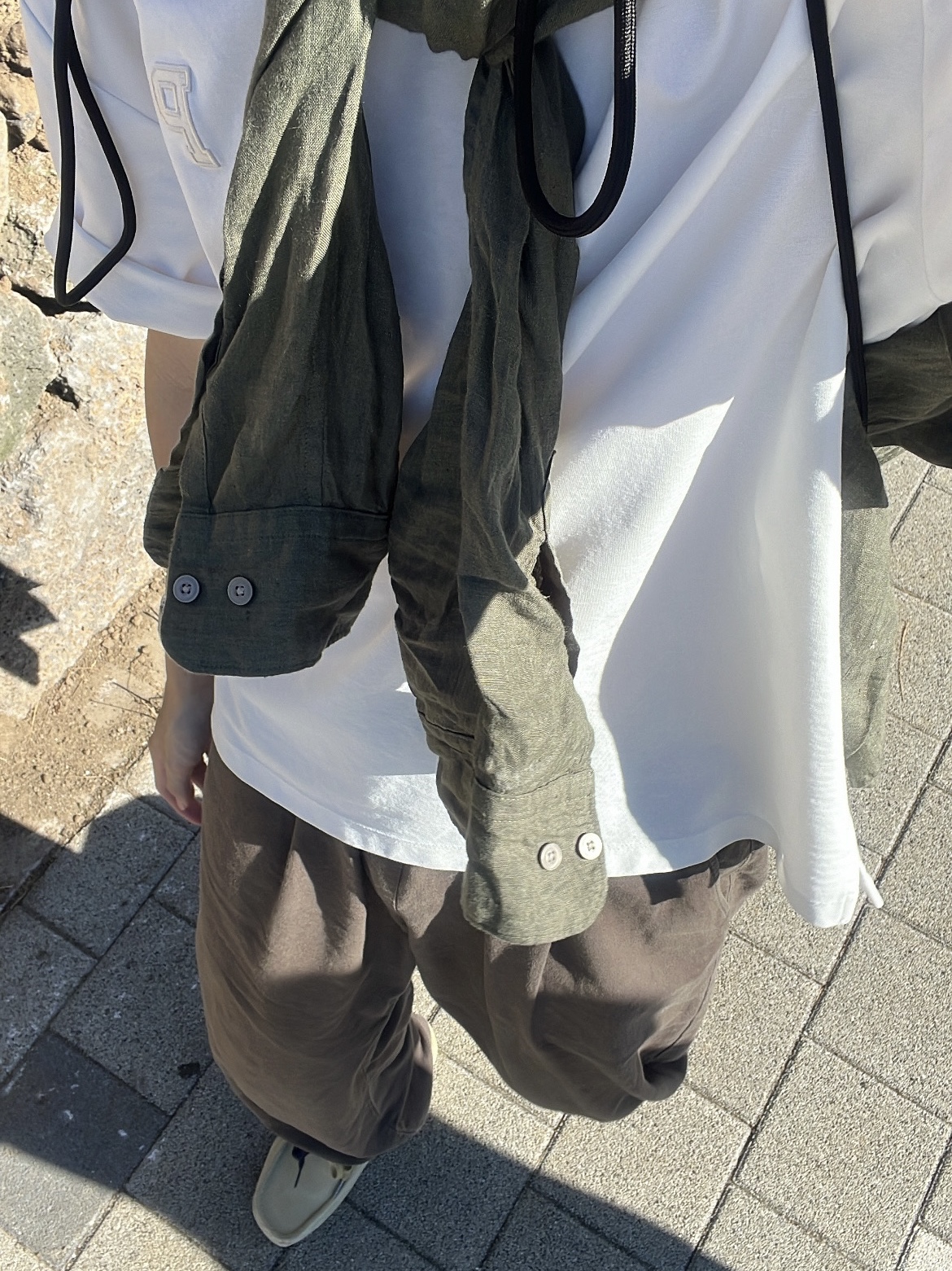 Clarks Wallabee Maple Suede, NewJeans Supernatural NJ x Murakami Drawstring Bag Ver. 착용 스타일