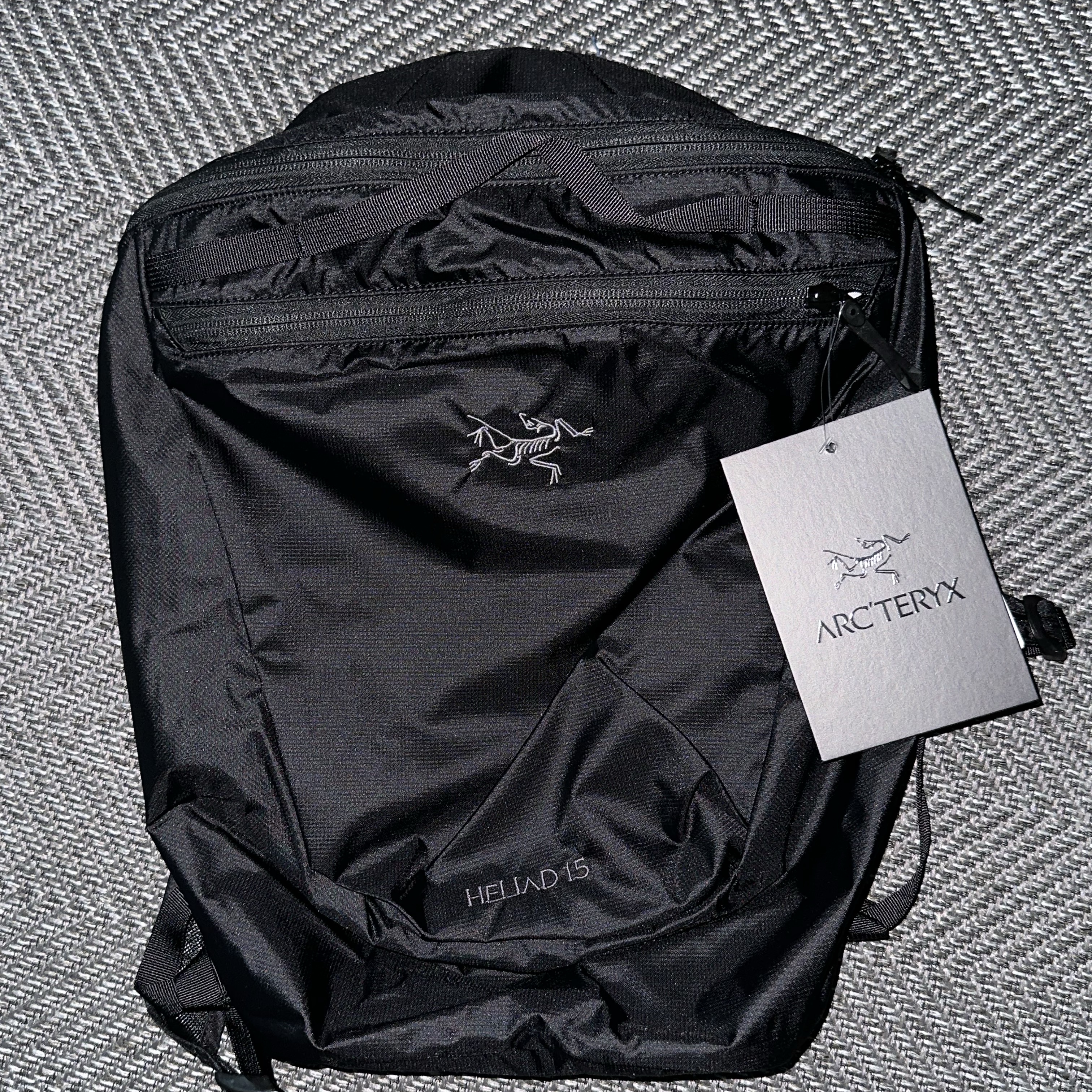 Arc'teryx Mantis 1 Waistpack Stone Wash, Arc'teryx Heliad 15 Backpack Black 착용 스타일 - 2
