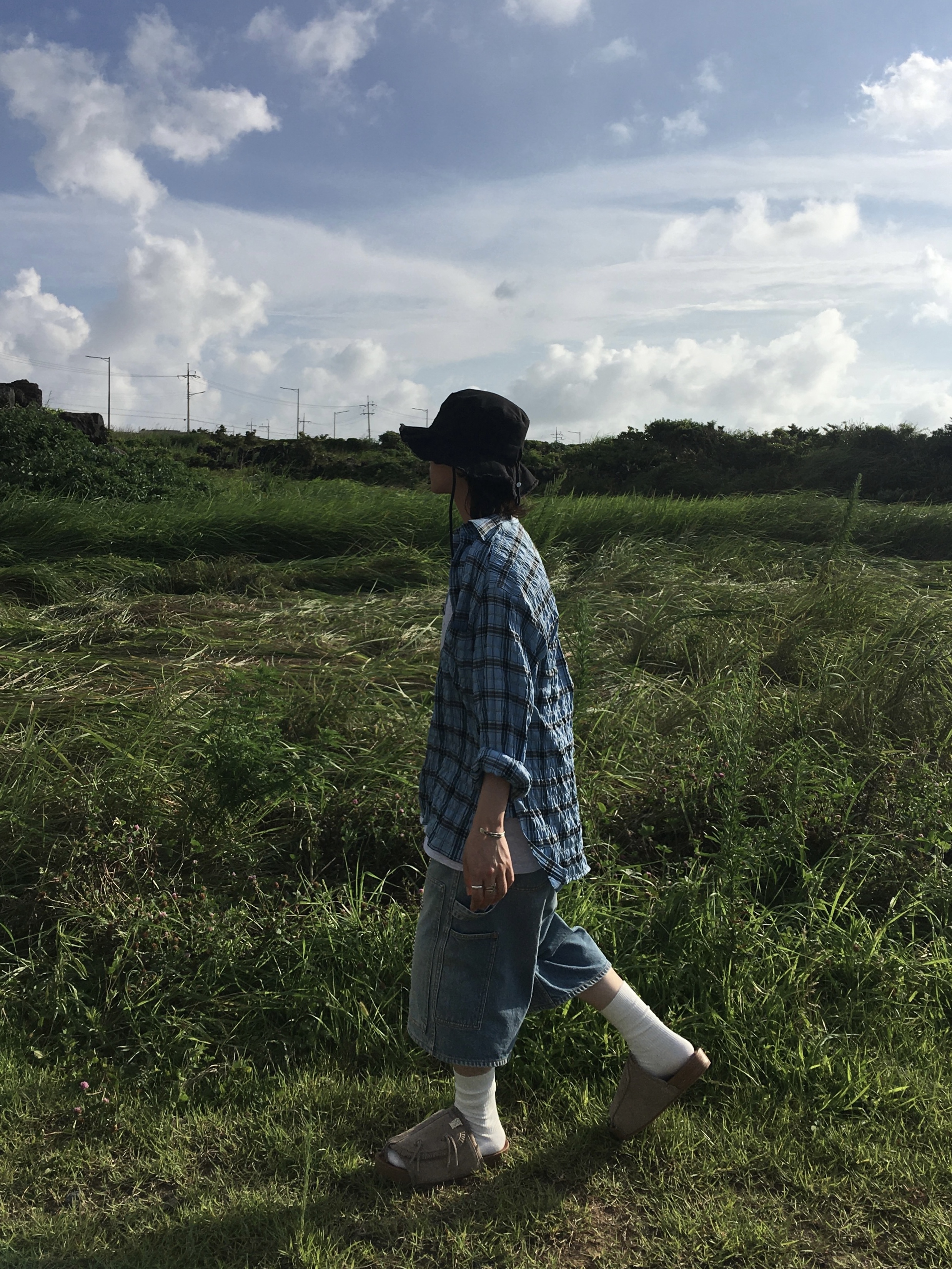 Kapital 14 oz. Denim Short Pants Studs Remake Indigo (Processing), Visvim Christo Shaman Folk Sand - 24SS 착용 스타일 - 4
